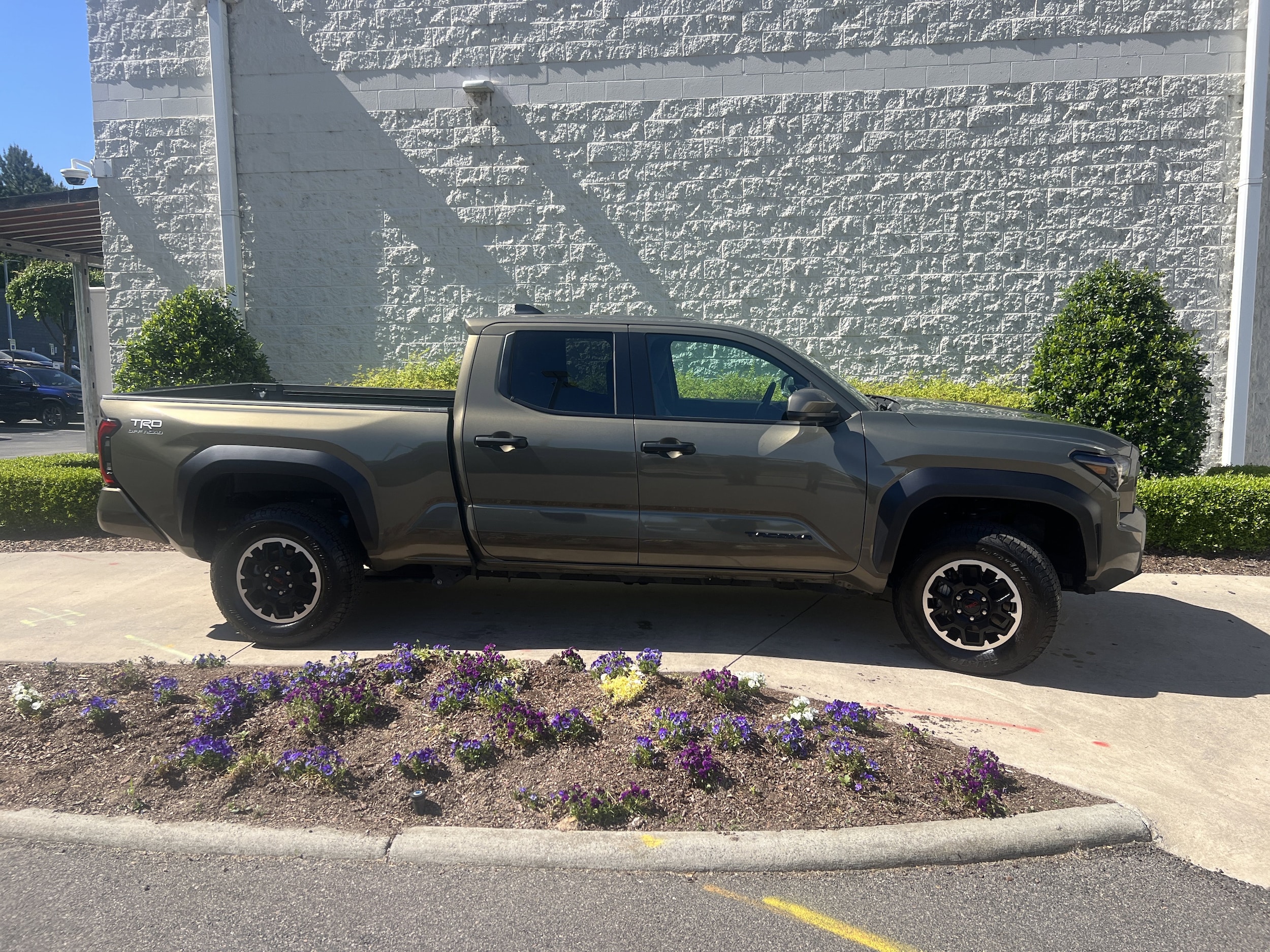 2025 Toyota Tacoma 4WD TRD Off Road photo 5