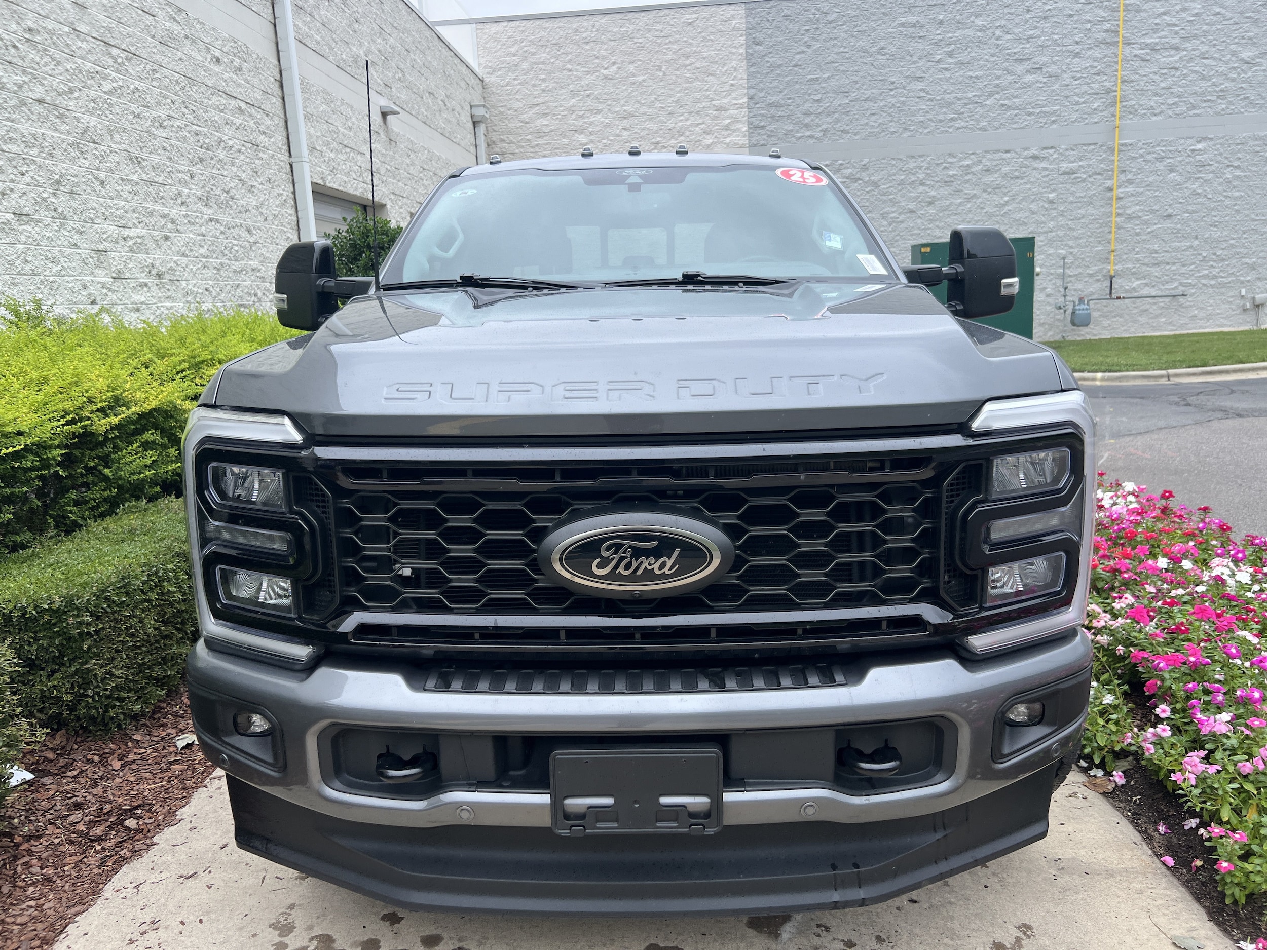 Ford Super Duty F-350 SRW LARIAT