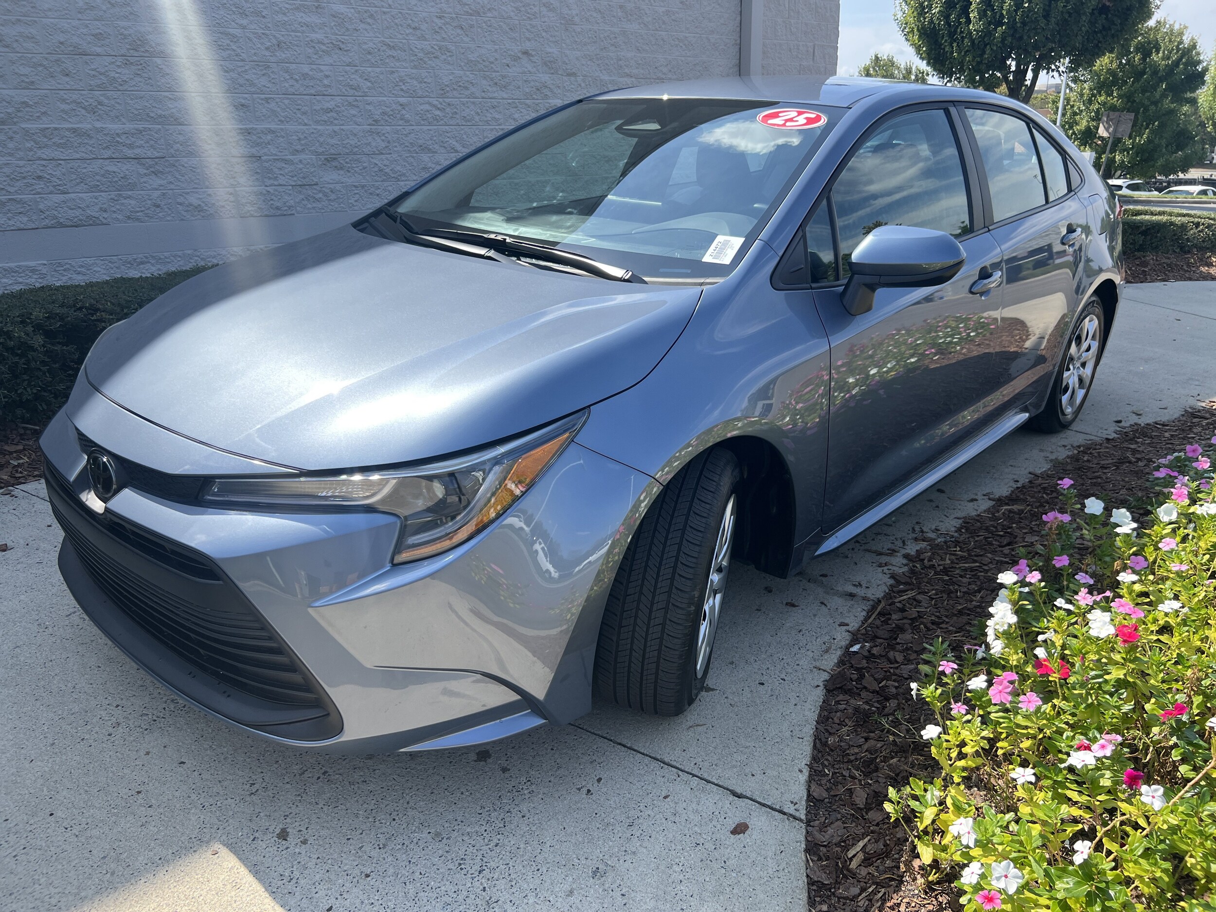 2025 Toyota Corolla LE photo 3