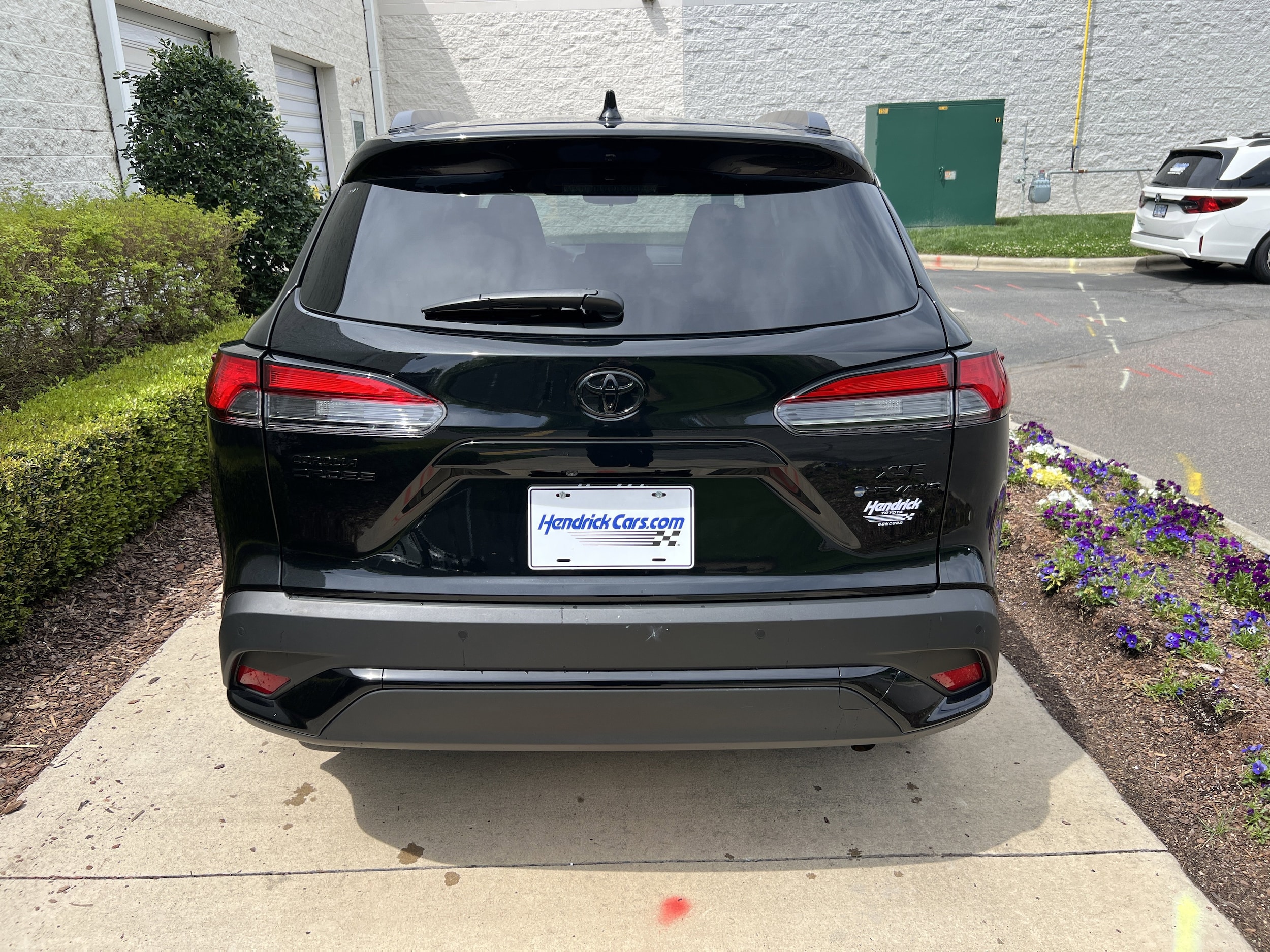 2025 Toyota Corolla Cross Hybrid XSE photo 6