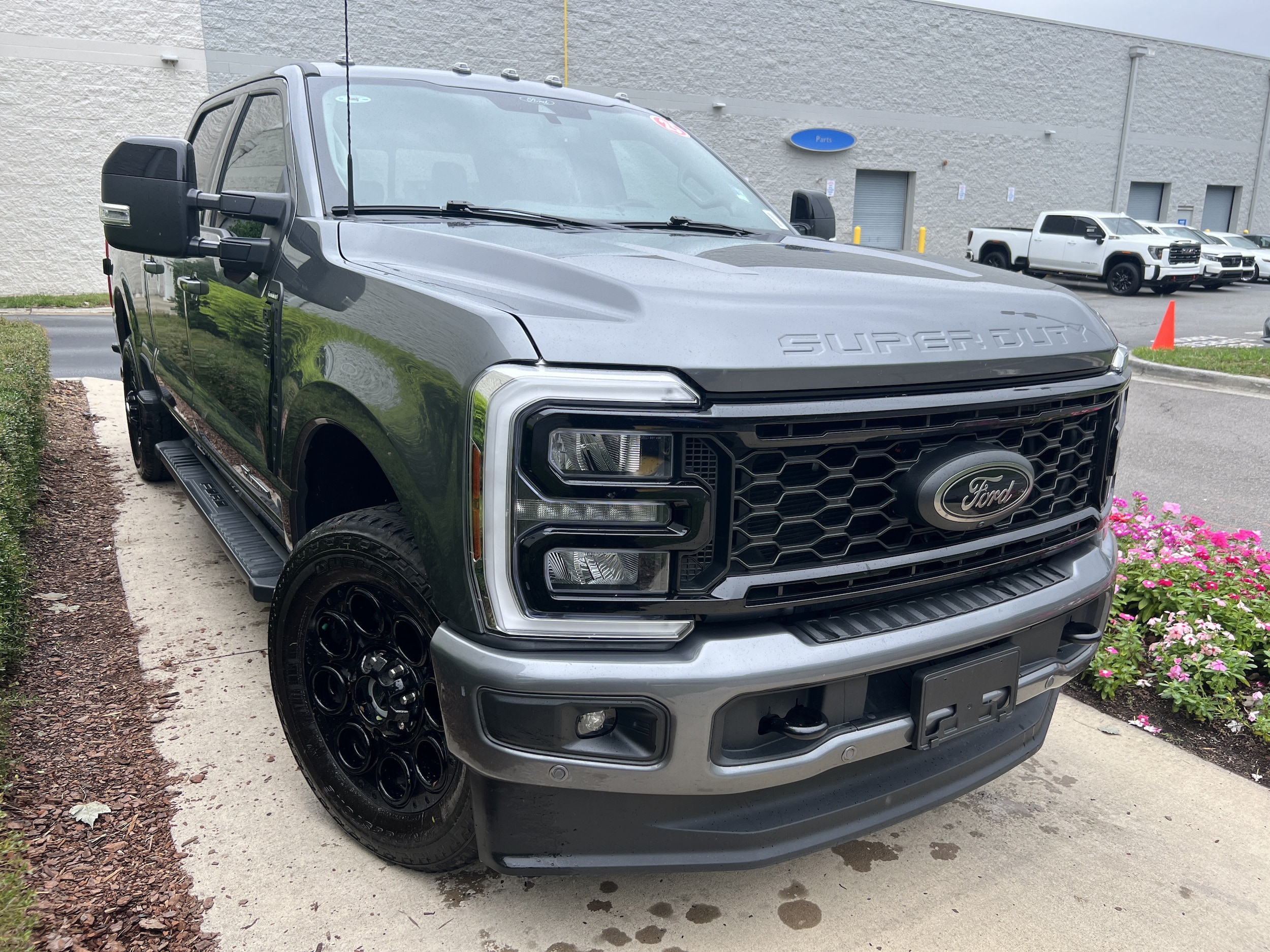 Ford Super Duty F-350 SRW LARIAT