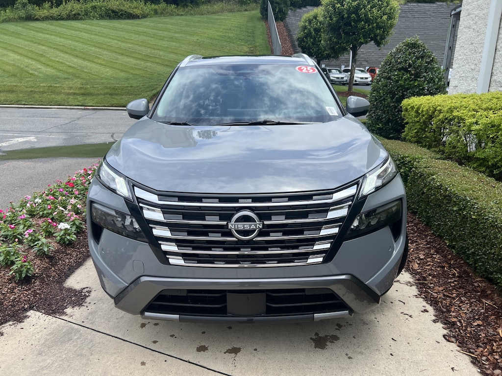 Used 2025 Nissan Rogue SL SUV