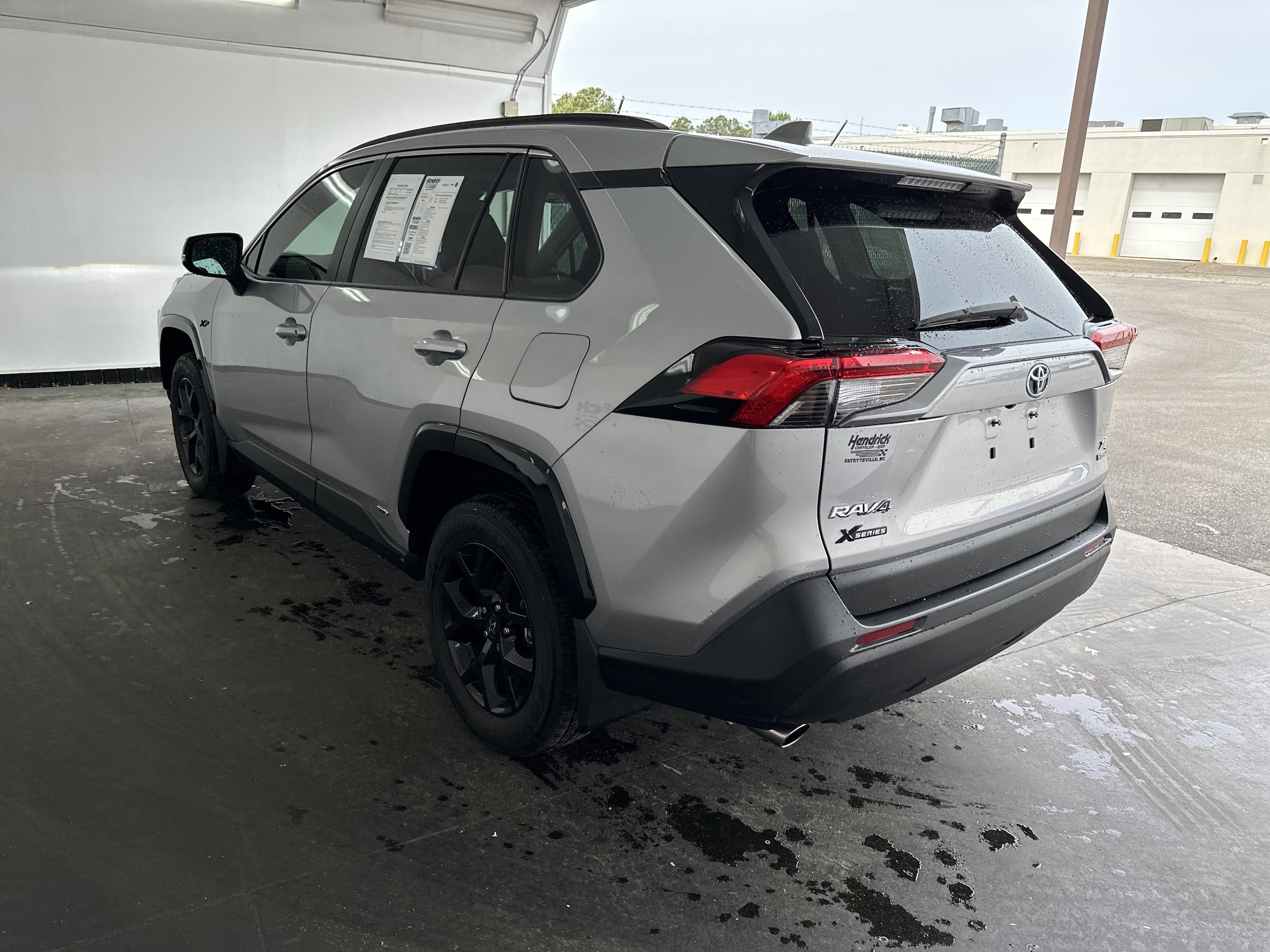 2024 Toyota RAV4 Hybrid XLE photo 3