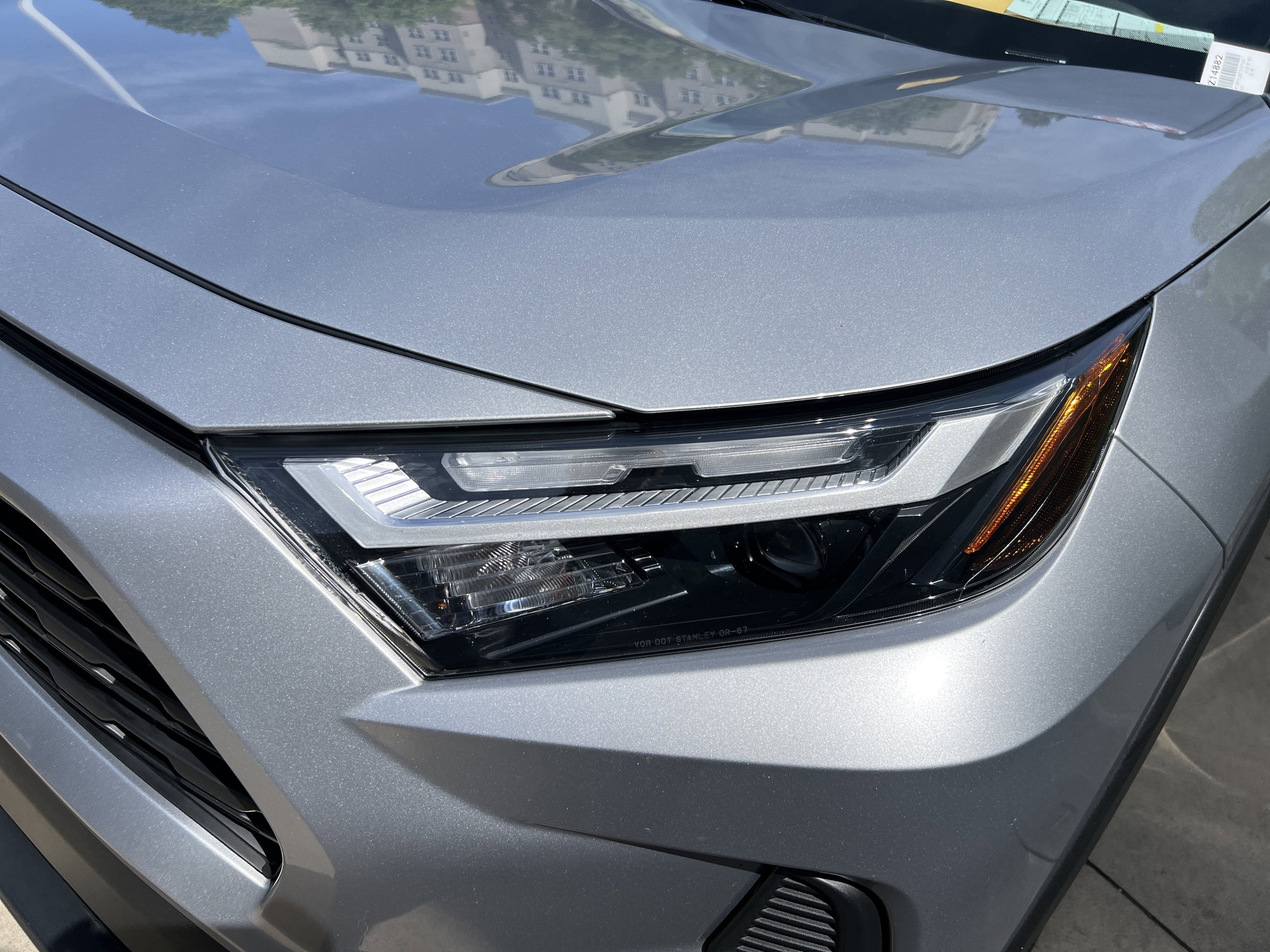 2025 Toyota RAV4 XLE photo 4