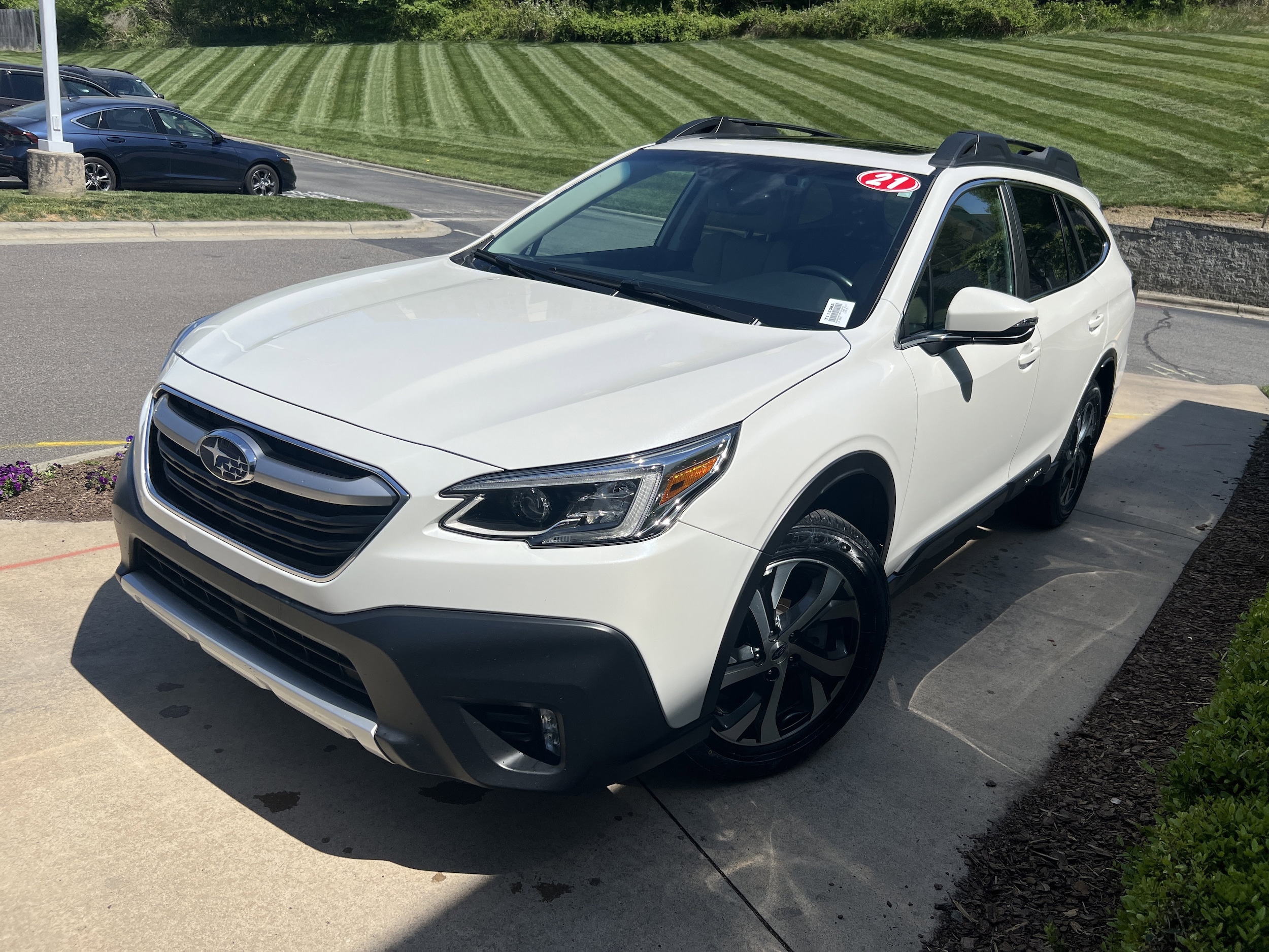 2021 Subaru Outback Limited photo 4