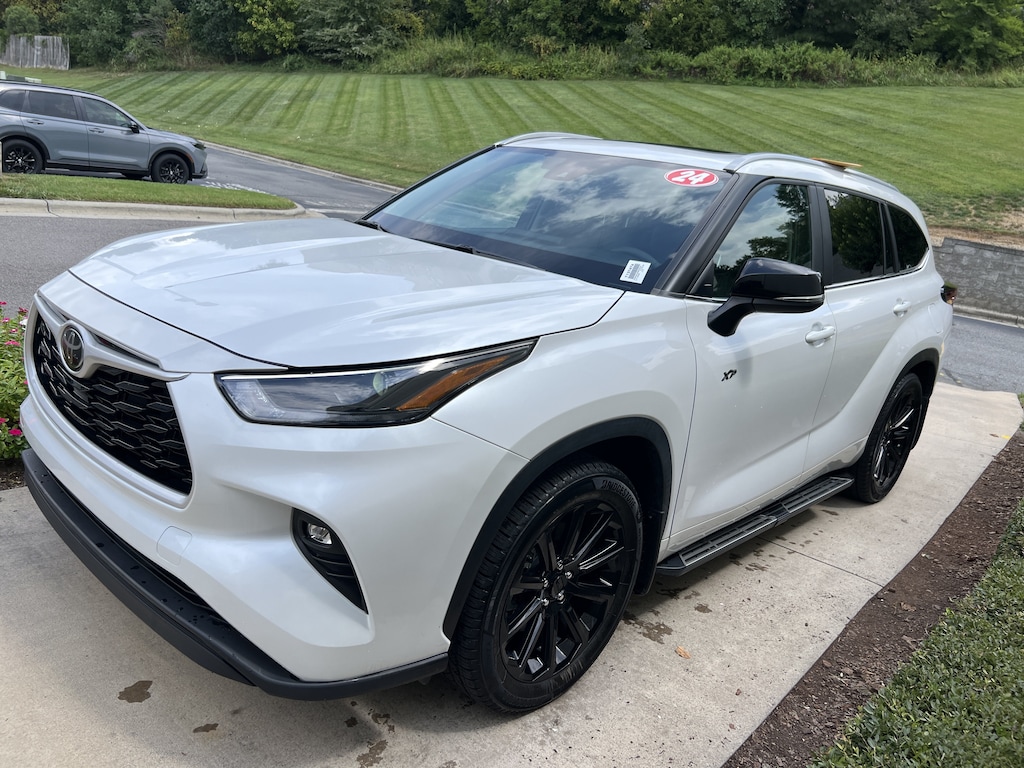 Used 2024 Toyota Highlander XLE SUV