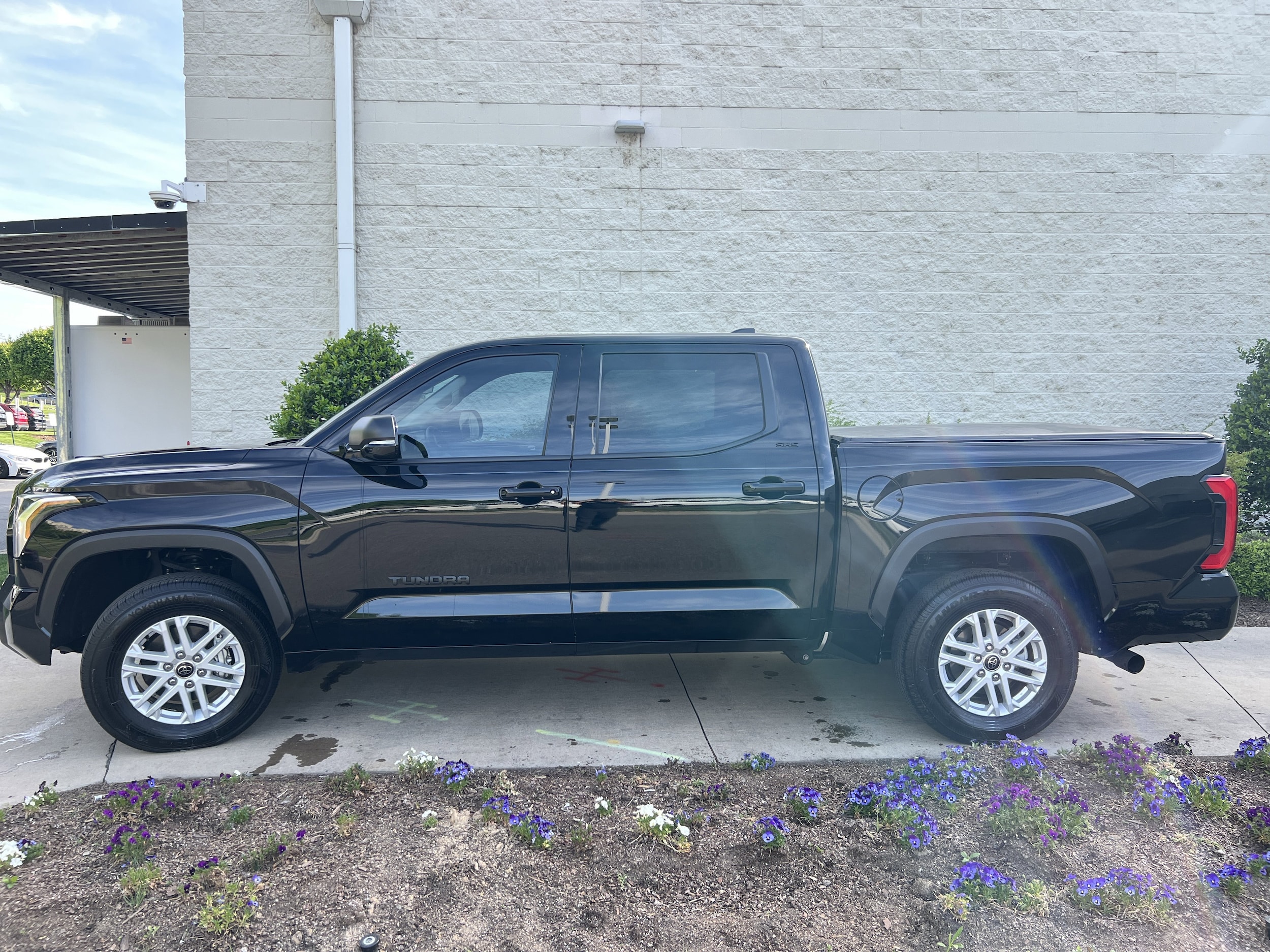 2024 Toyota Tundra 4WD SR5 photo 5