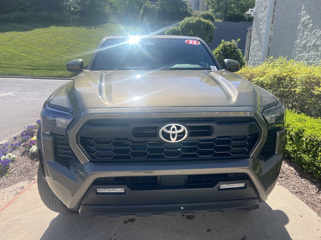 Used 2025 Toyota Tacoma 4WD TRD Off Road Pickup