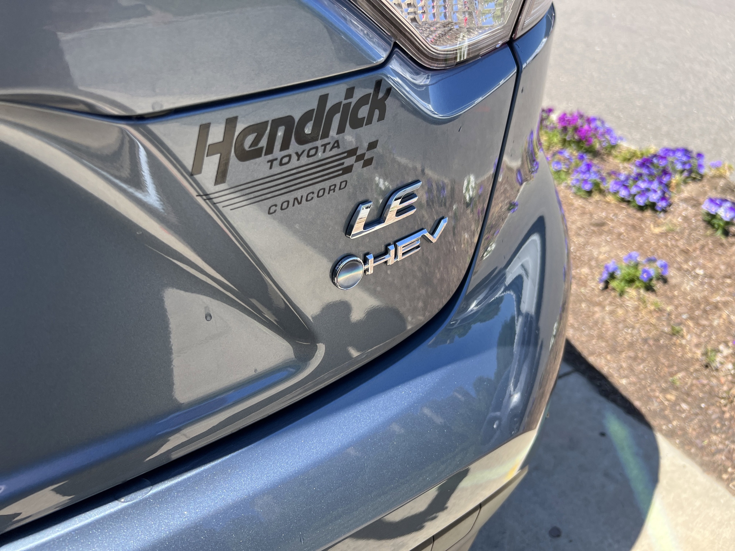 2025 Toyota Corolla Hybrid LE photo 6