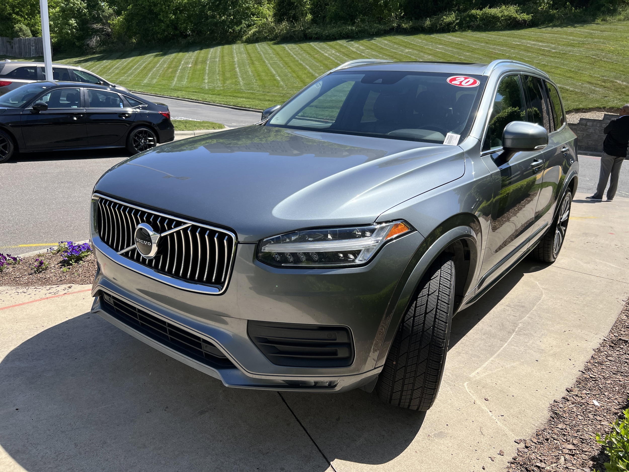 2020 Volvo XC90 Momentum photo 4