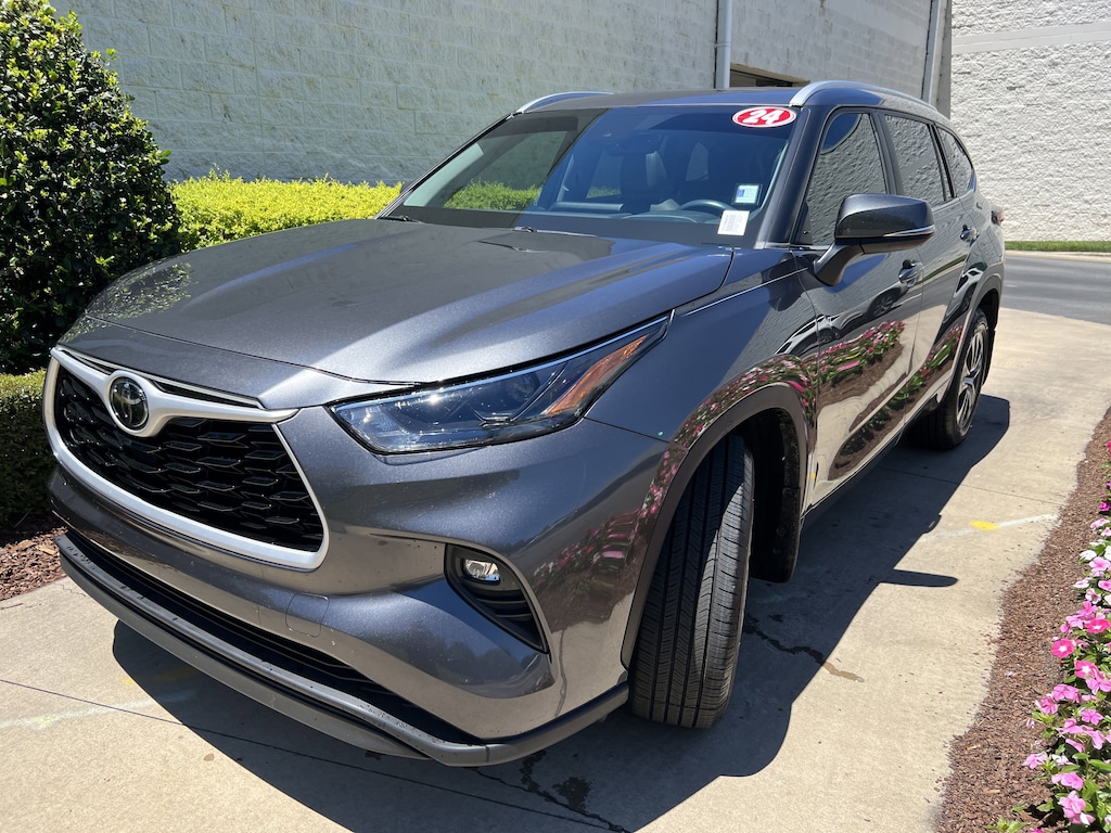Used 2024 Toyota Highlander XLE SUV