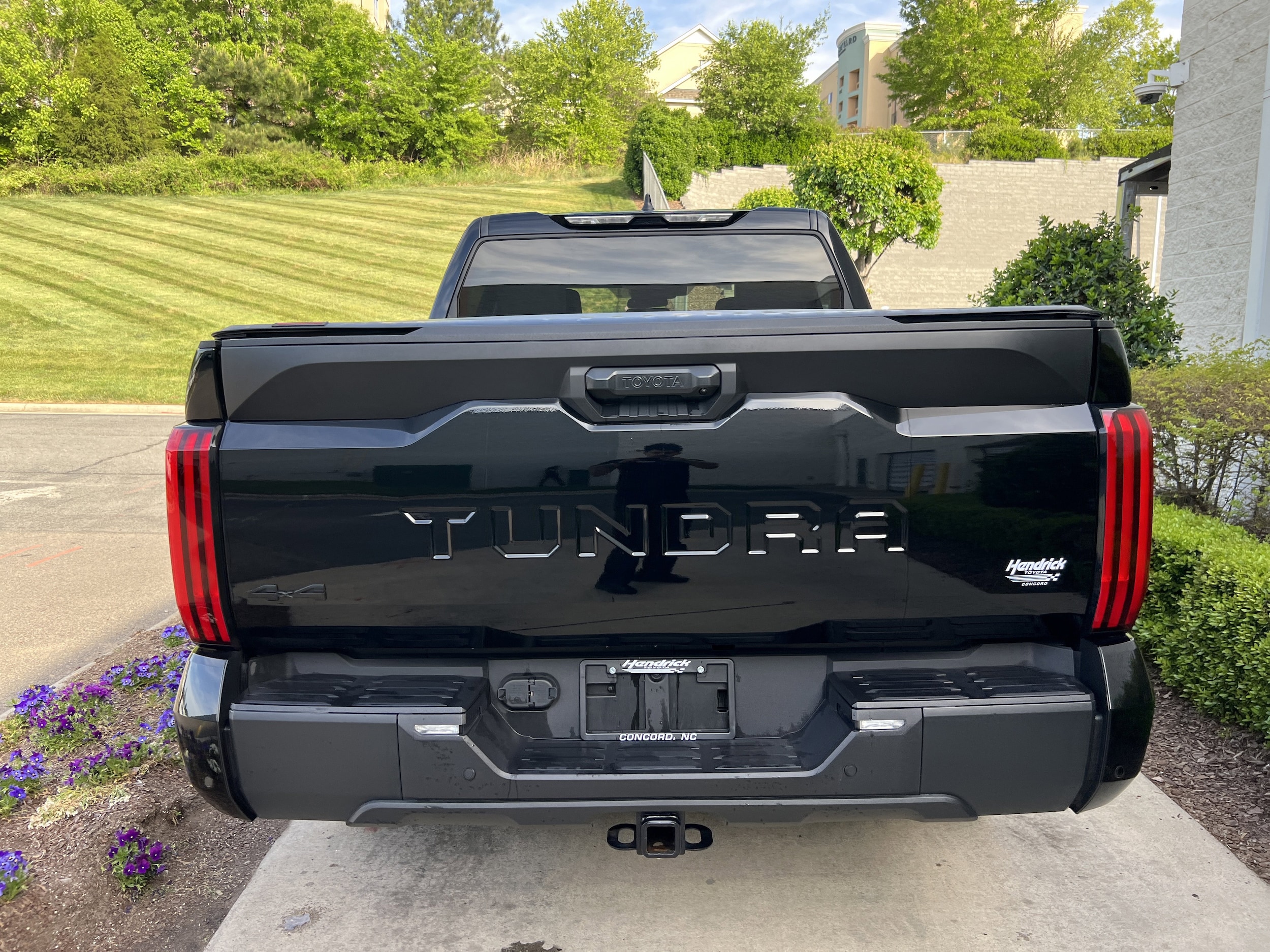 2024 Toyota Tundra 4WD SR5 photo 3