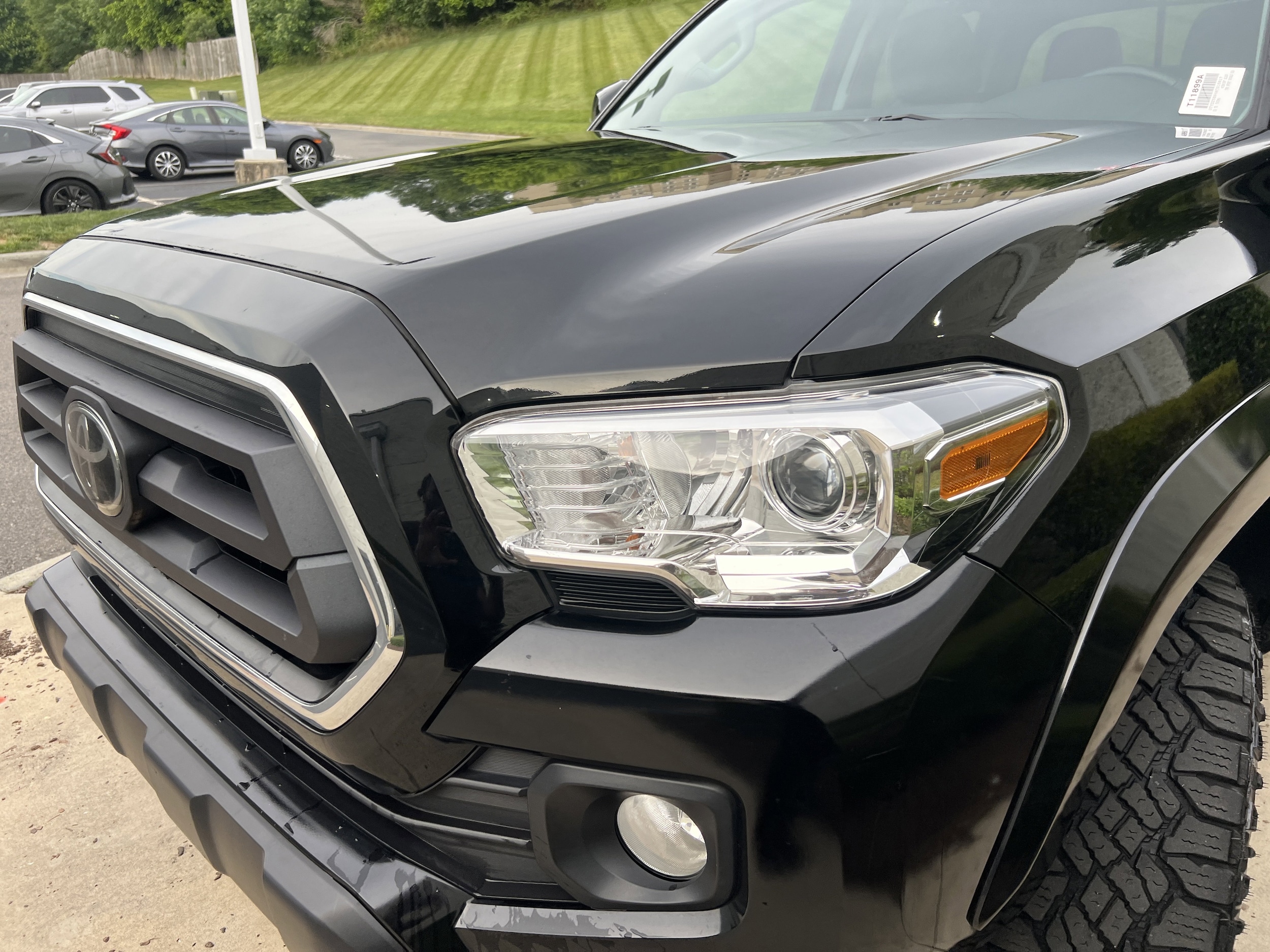 2022 Toyota Tacoma 4WD SR5 photo 4