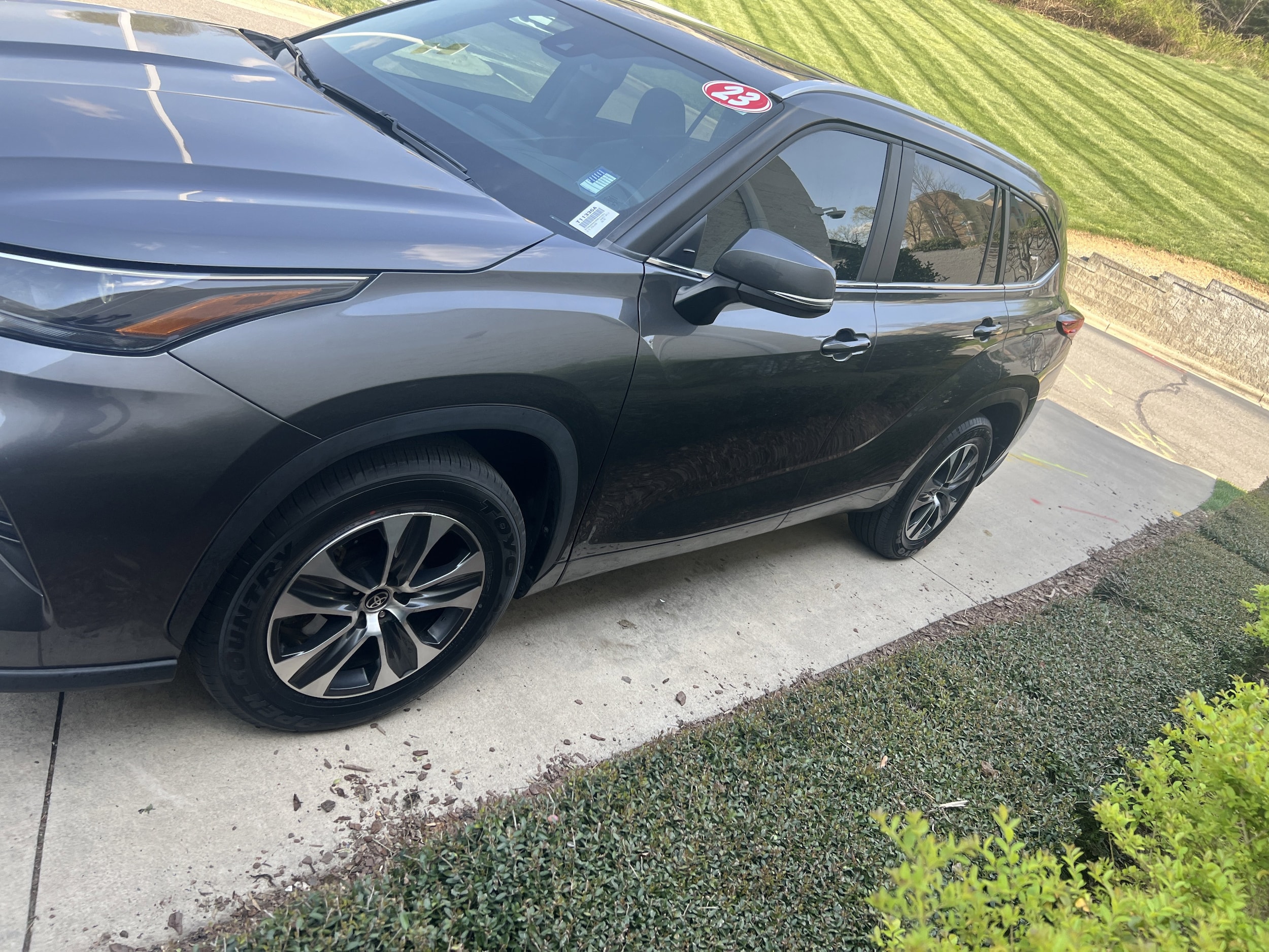 2023 Toyota Highlander XLE photo 5