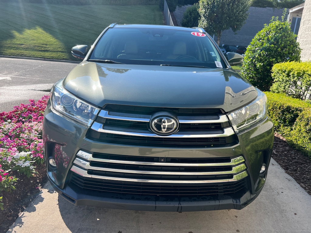 Used 2019 Toyota Highlander Limited Platinum SUV