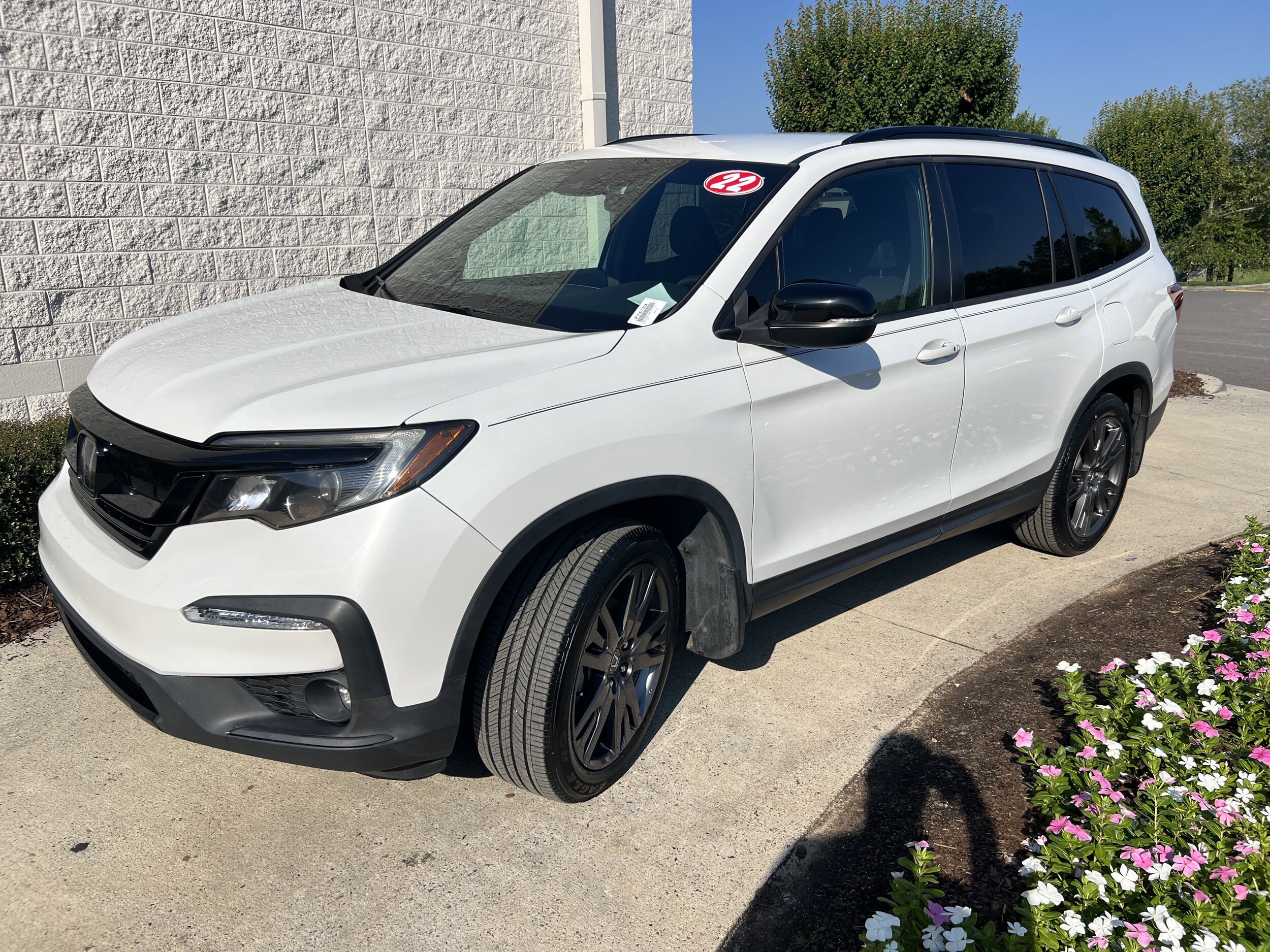 2022 Honda Pilot Sport photo 2
