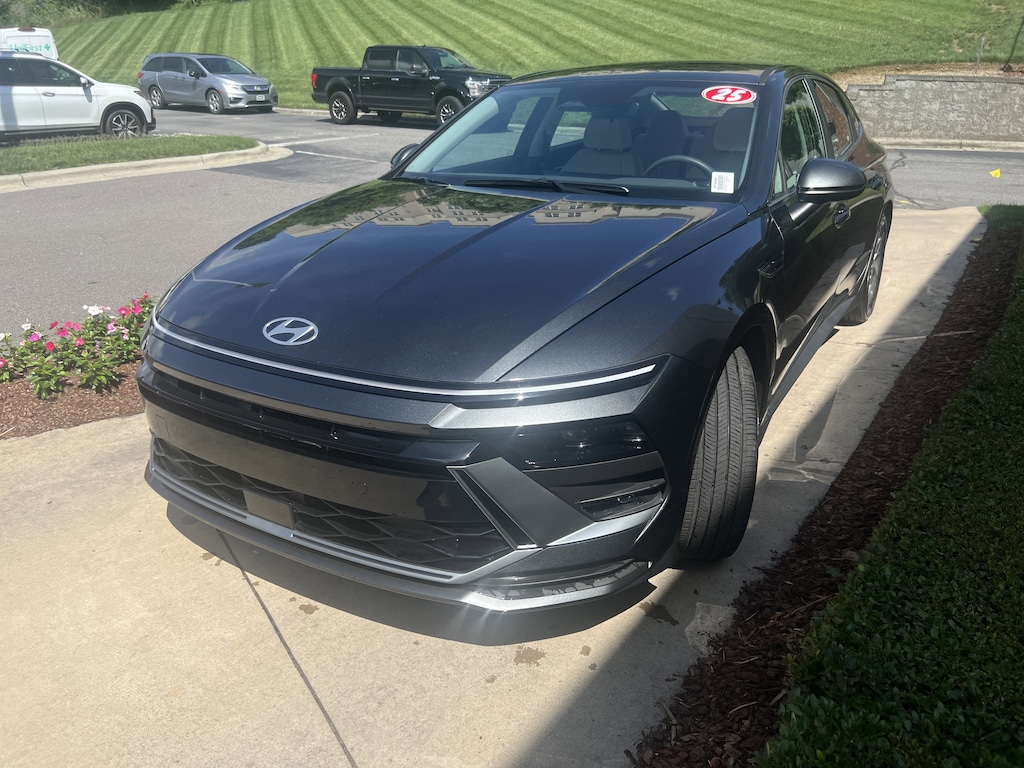 Used 2025 Hyundai Sonata SE Sedan