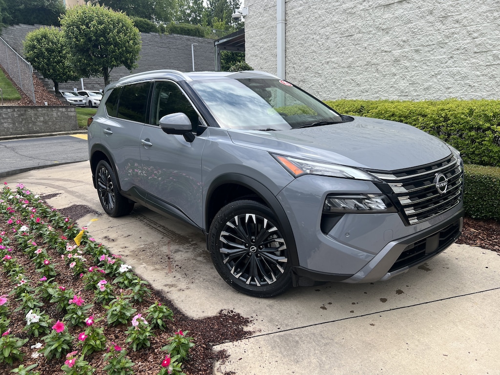 Used 2025 Nissan Rogue SL SUV