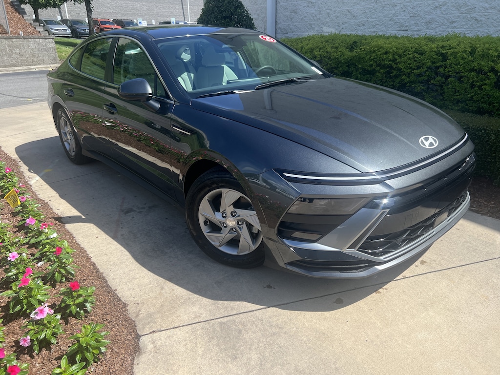 Used 2025 Hyundai Sonata SE Sedan