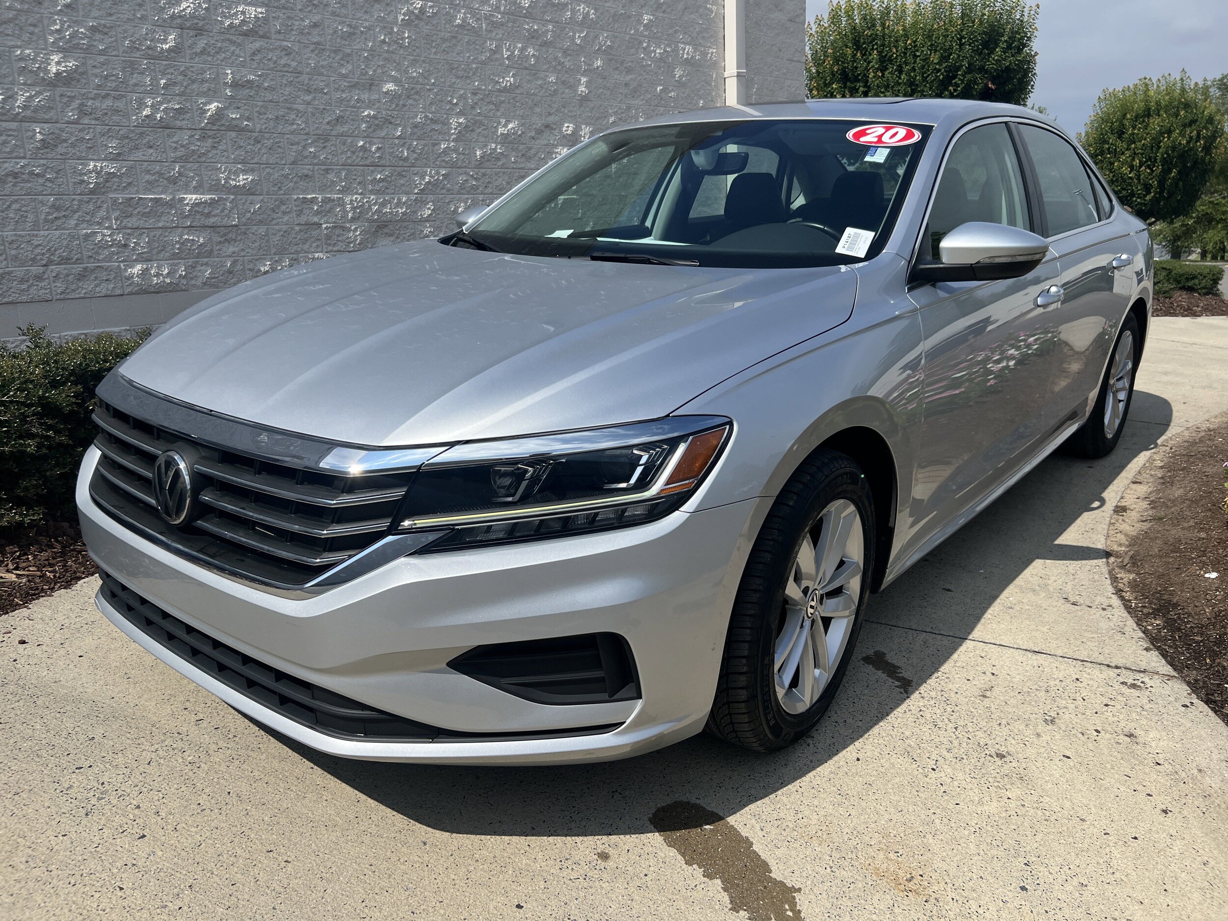 2020 Volkswagen Passat 2.0T SE photo 3