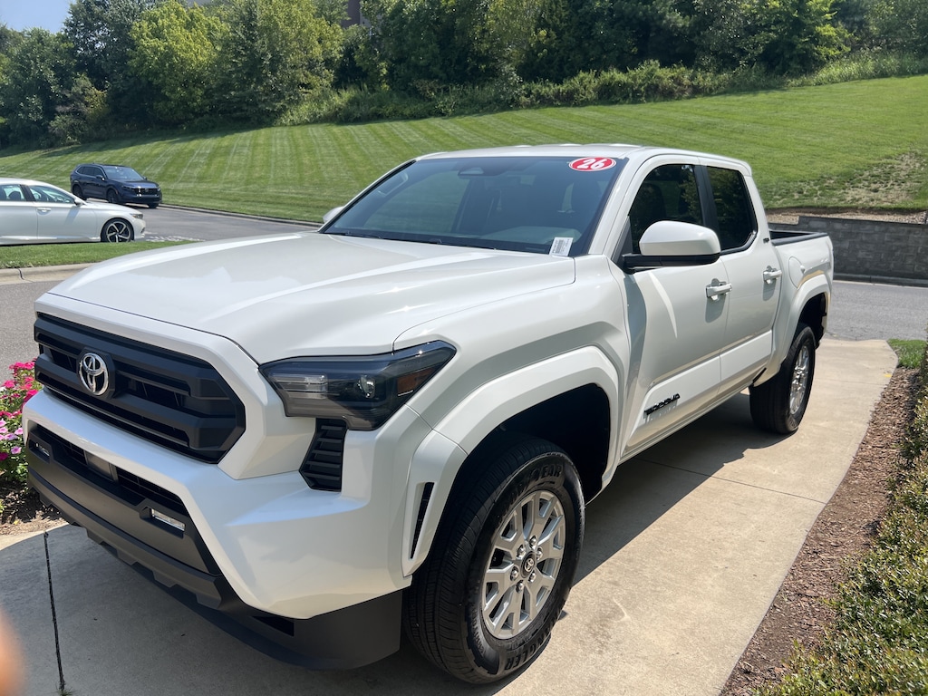 Used 2026 Toyota Tacoma 4WD SR5 Pickup