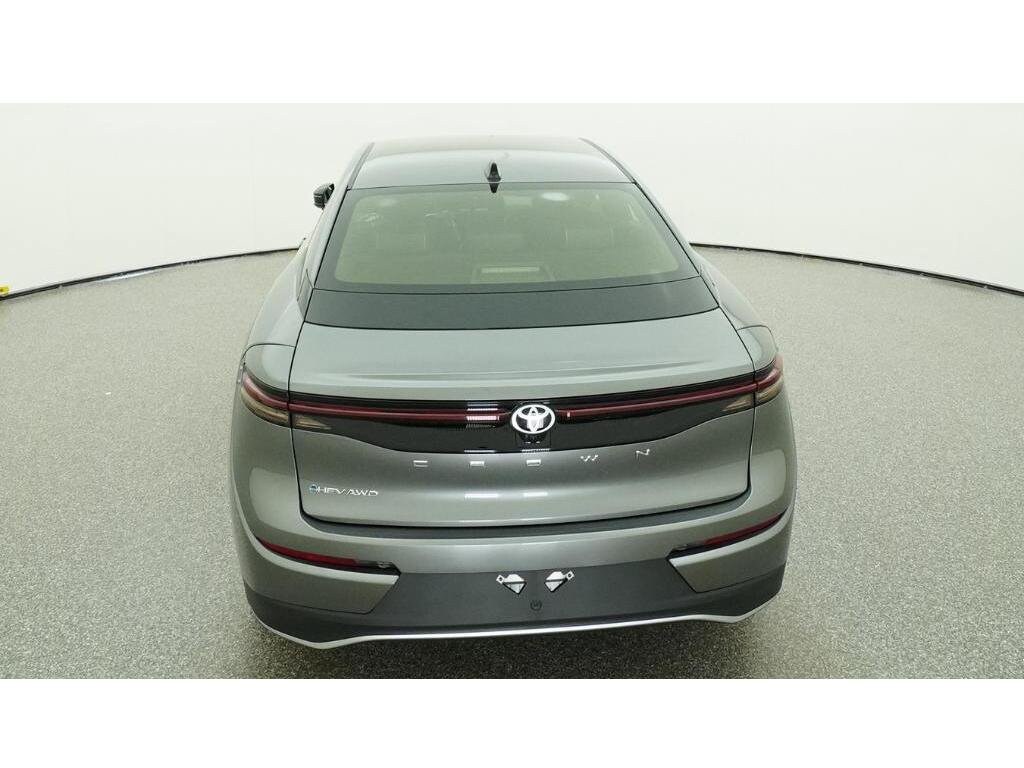 Toyota Crown XLE