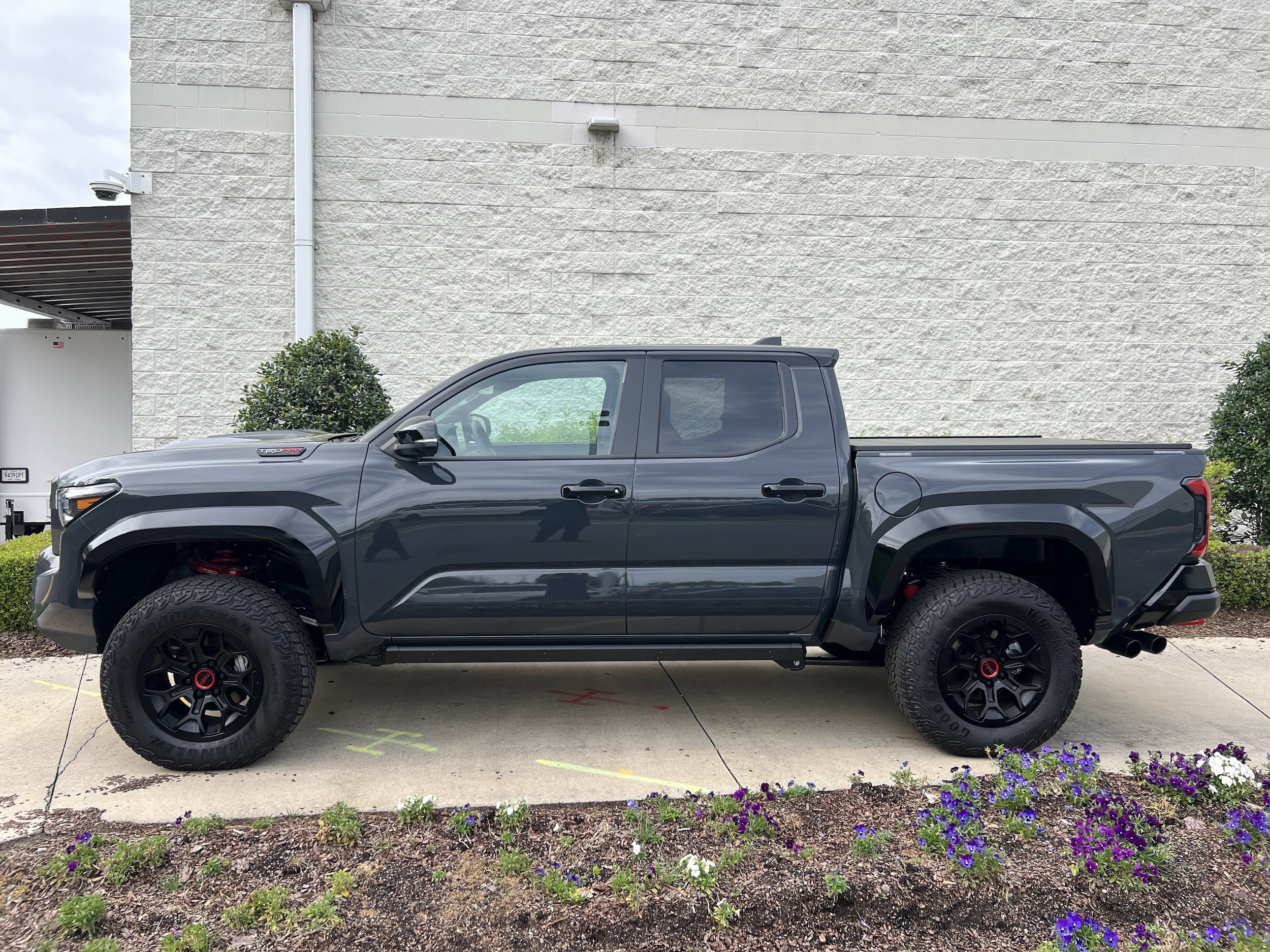 2026 Toyota Tacoma 4WD TRD Pro Hybrid photo 5