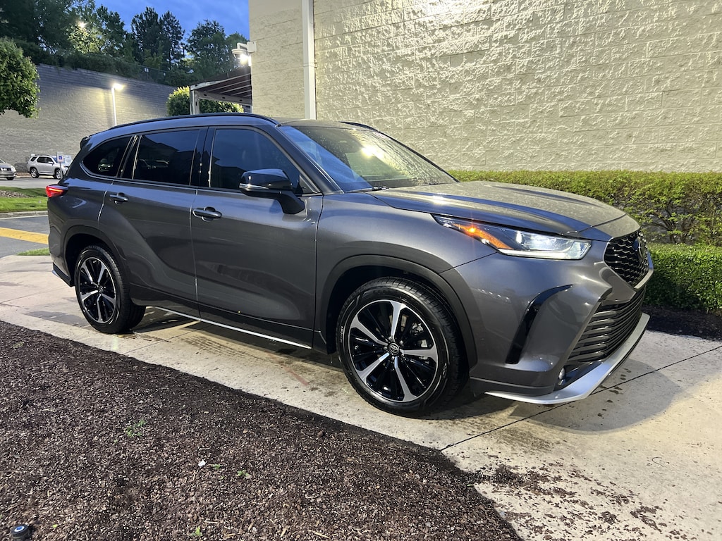 Used 2021 Toyota Highlander XSE SUV
