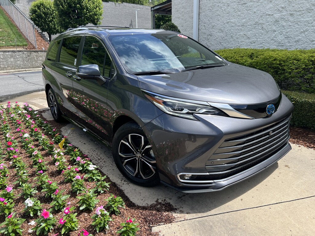 Used 2025 Toyota Sienna Platinum Minivan