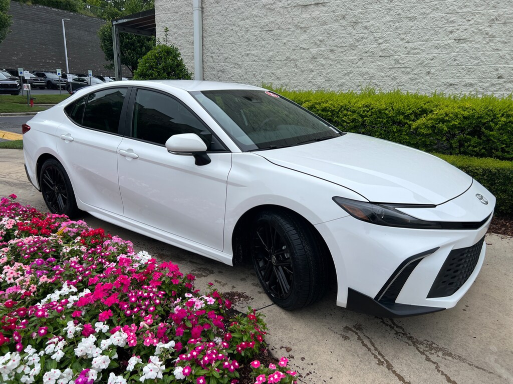 Used 2025 Toyota Camry SE Sedan