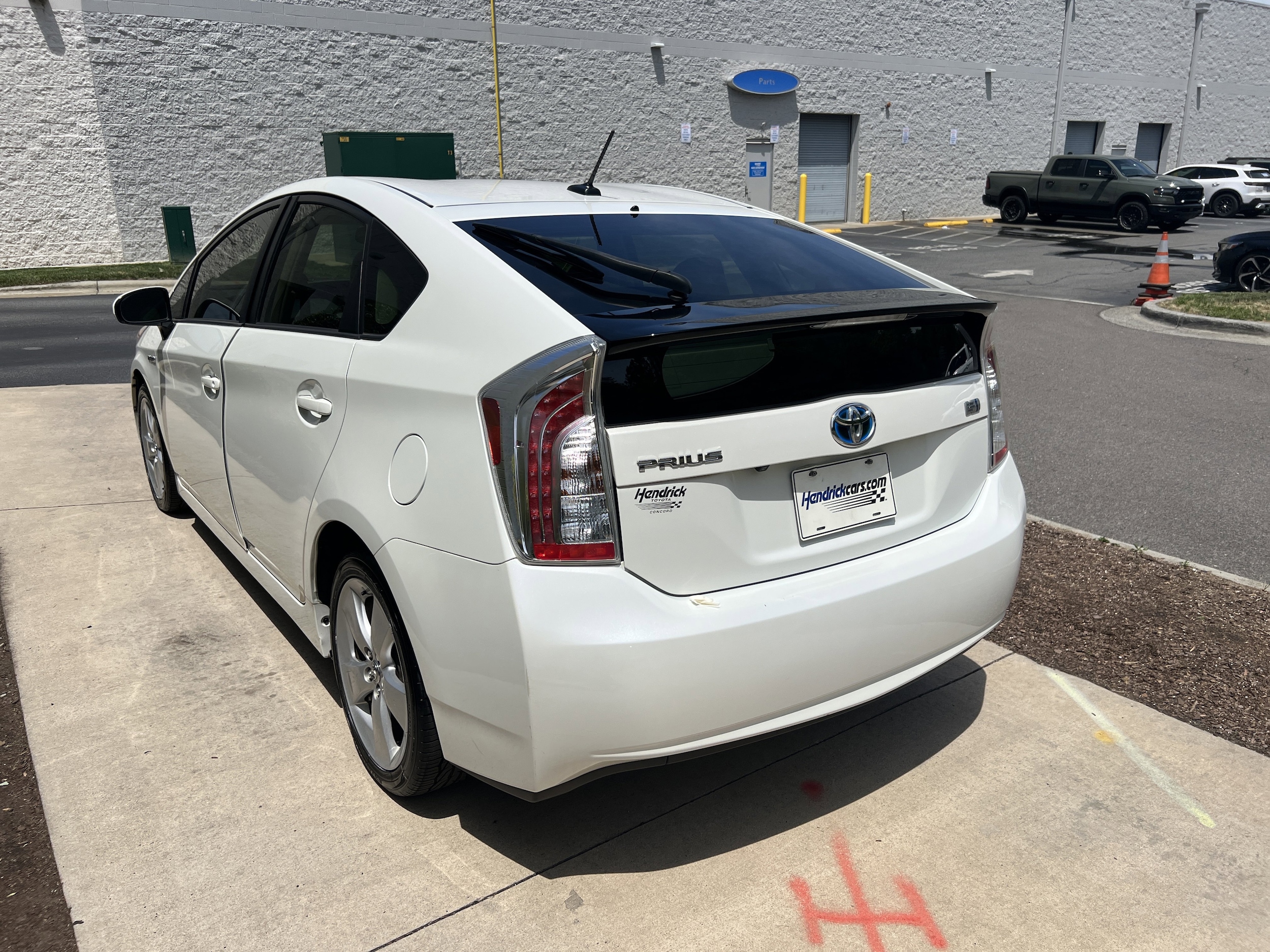 2013 Toyota Prius Five photo 3