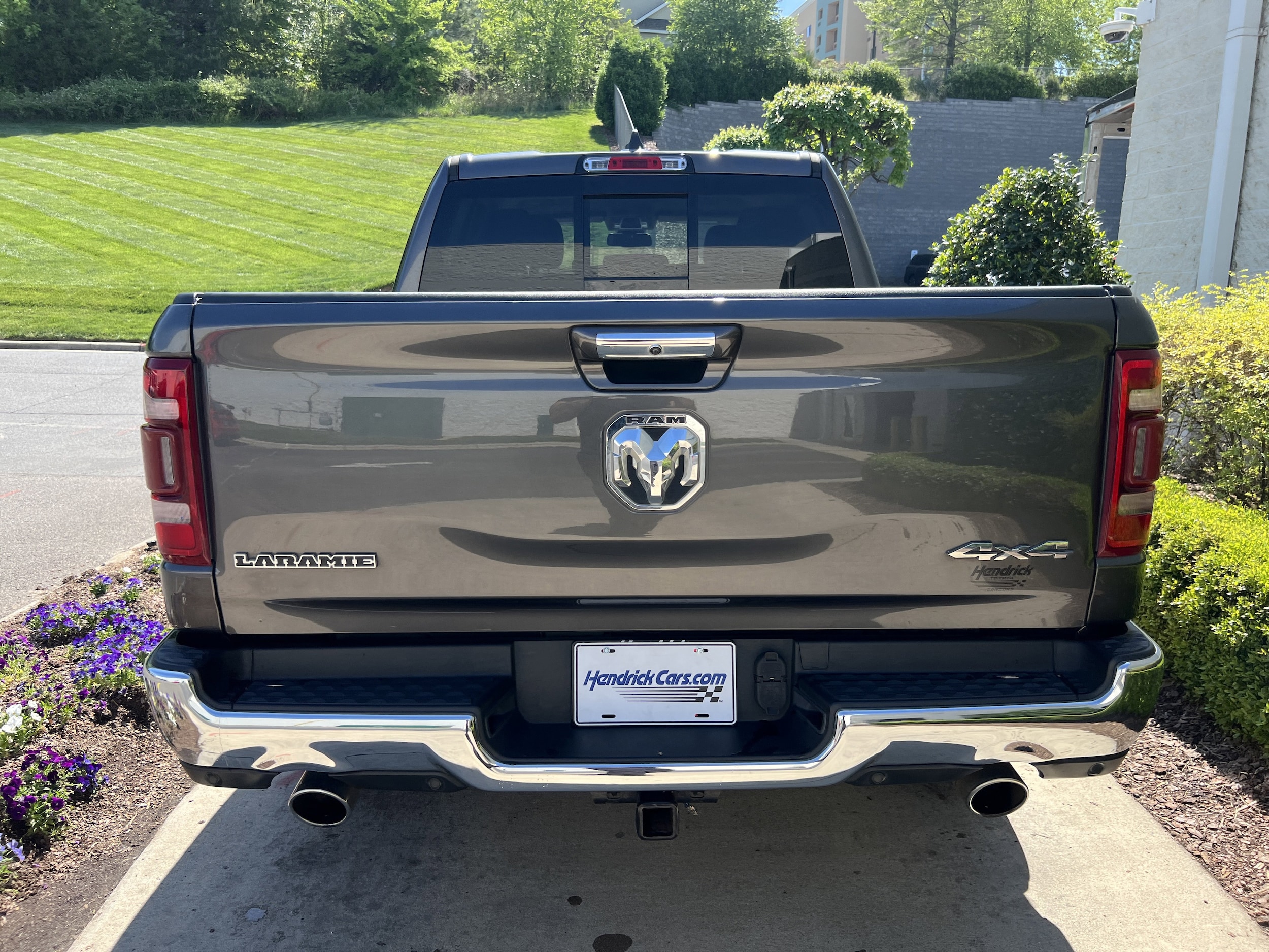 2020 Ram 1500 Laramie photo 3