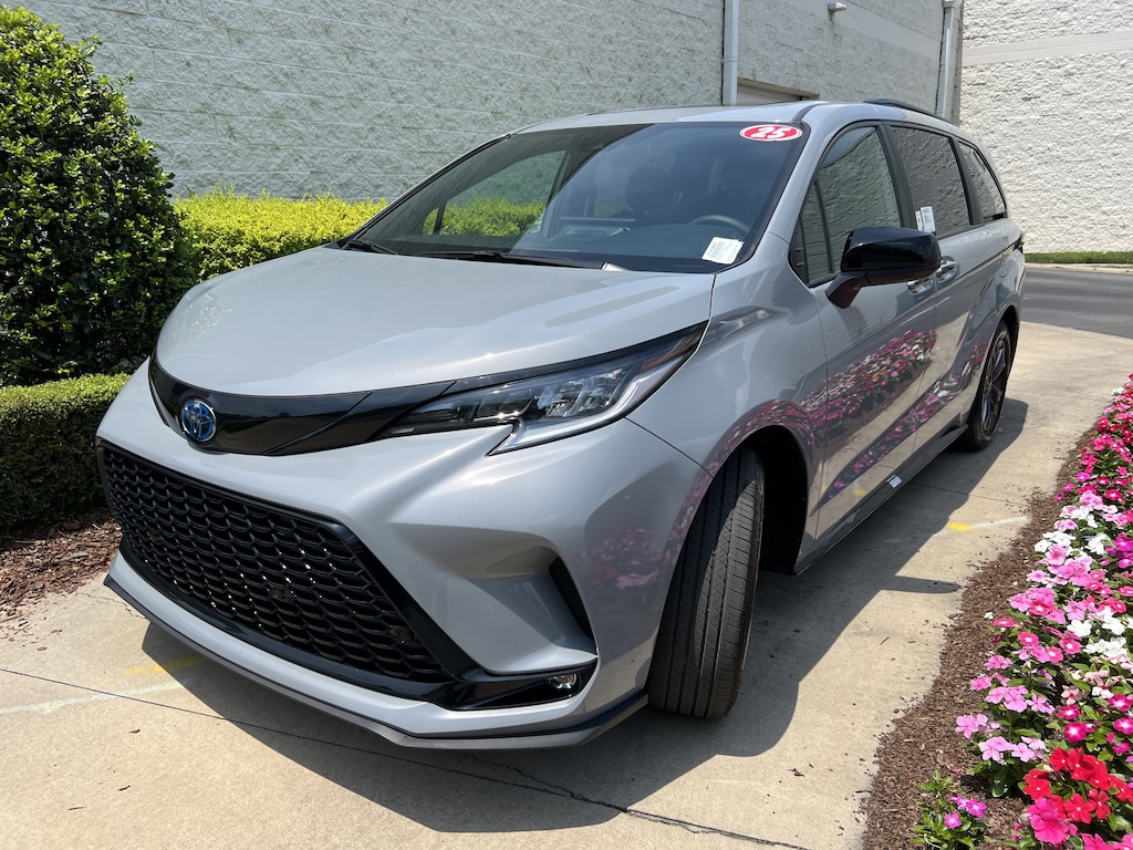 Used 2025 Toyota Sienna XSE Minivan