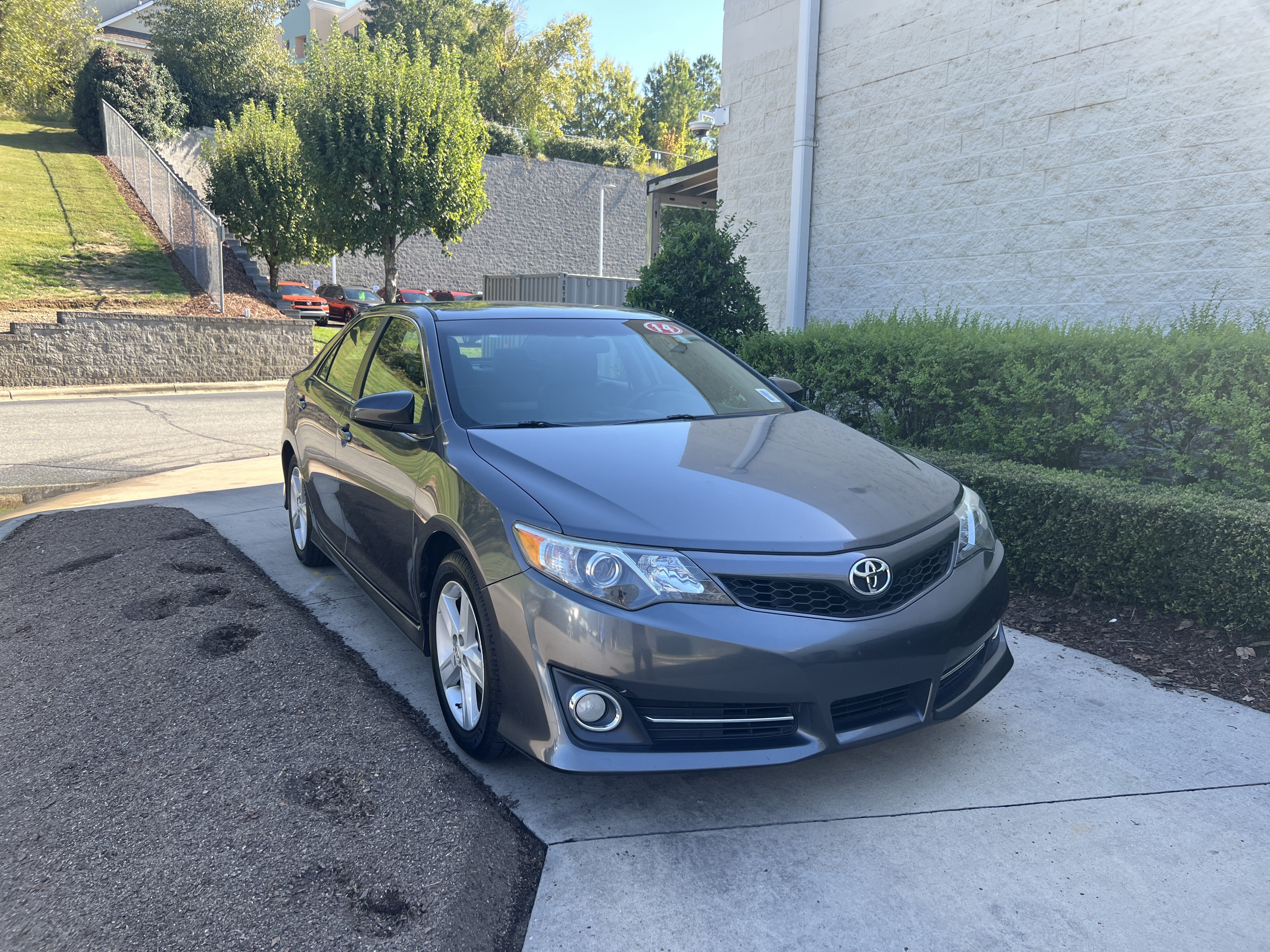 2014 Toyota Camry SE Sedan