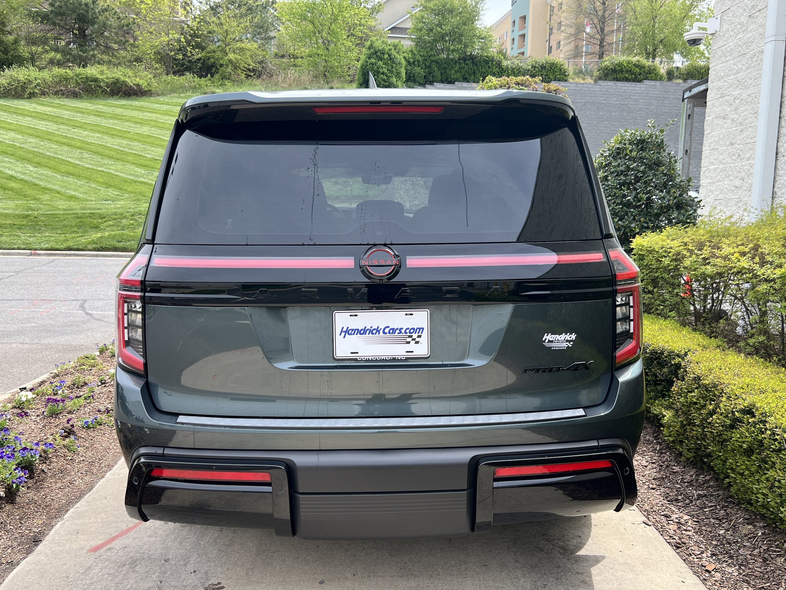 2026 Nissan Armada PRO-4X photo 3