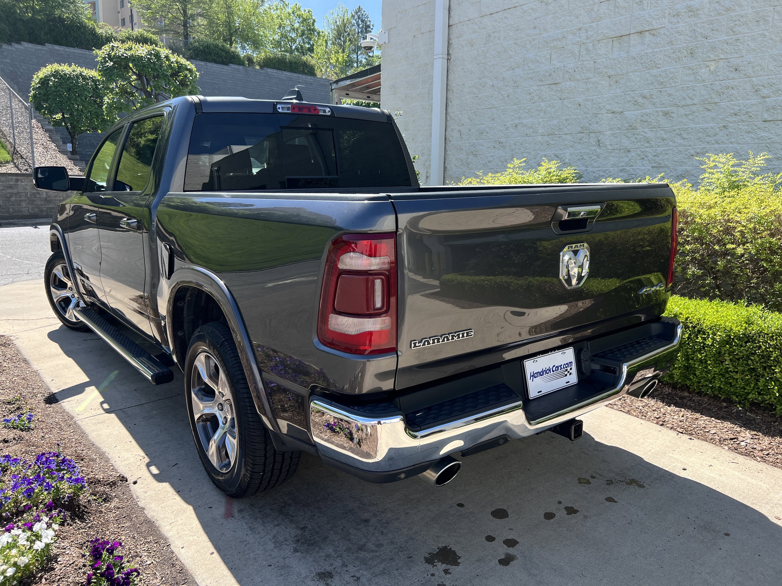 2020 Ram 1500 Laramie photo 6