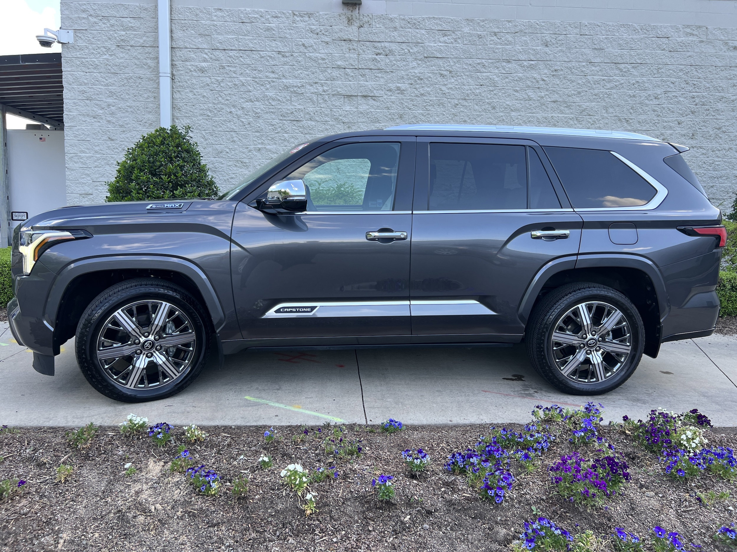 2025 Toyota Sequoia Capstone photo 5