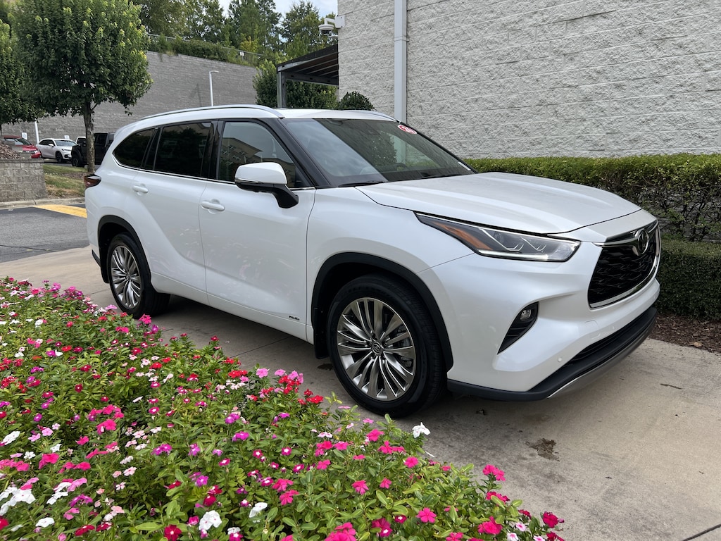 Used 2026 Toyota Highlander Hybrid Platinum SUV