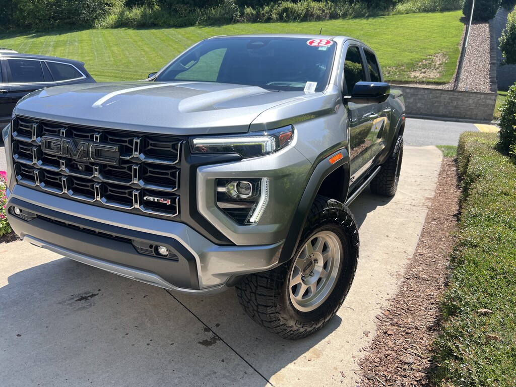Used 2023 GMC Canyon 4WD AT4 Pickup