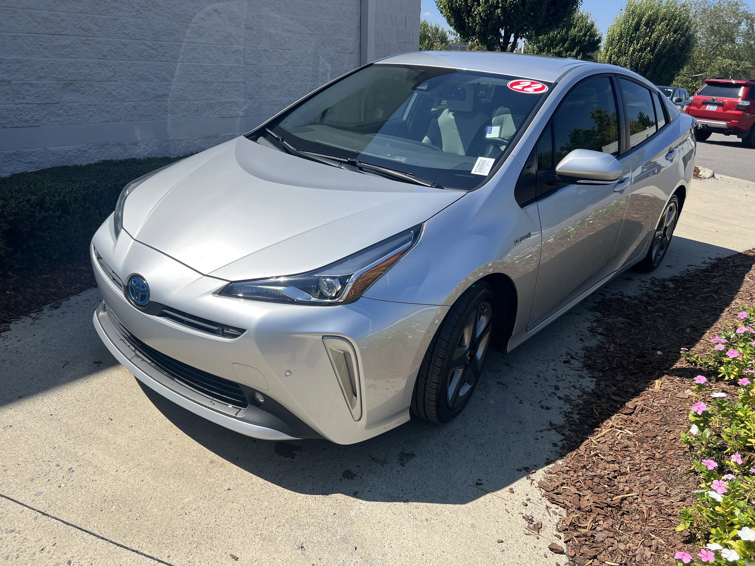 2022 Toyota Prius XLE photo 3