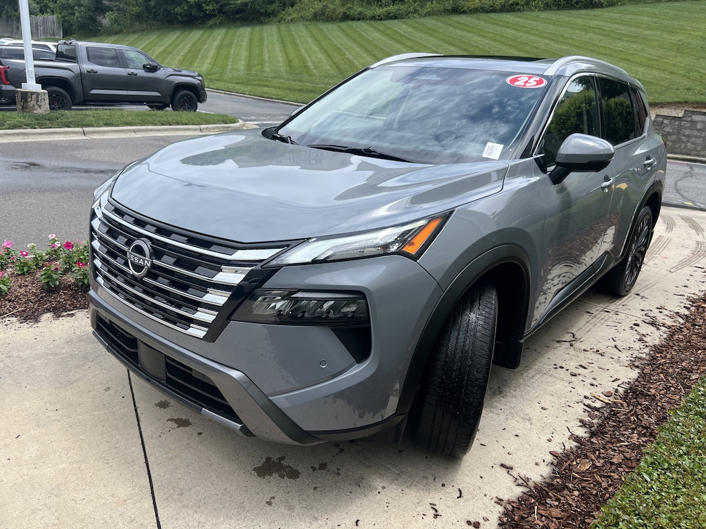 Used 2025 Nissan Rogue SL SUV