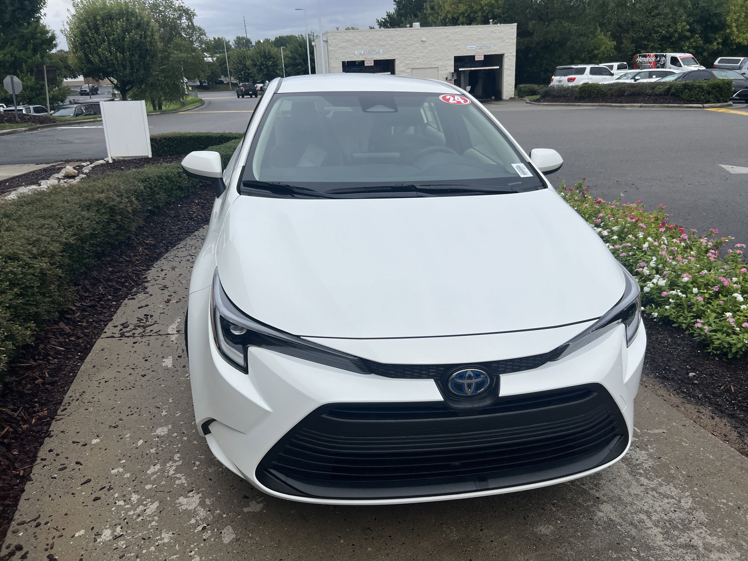 2024 Toyota Corolla Hybrid LE photo 2