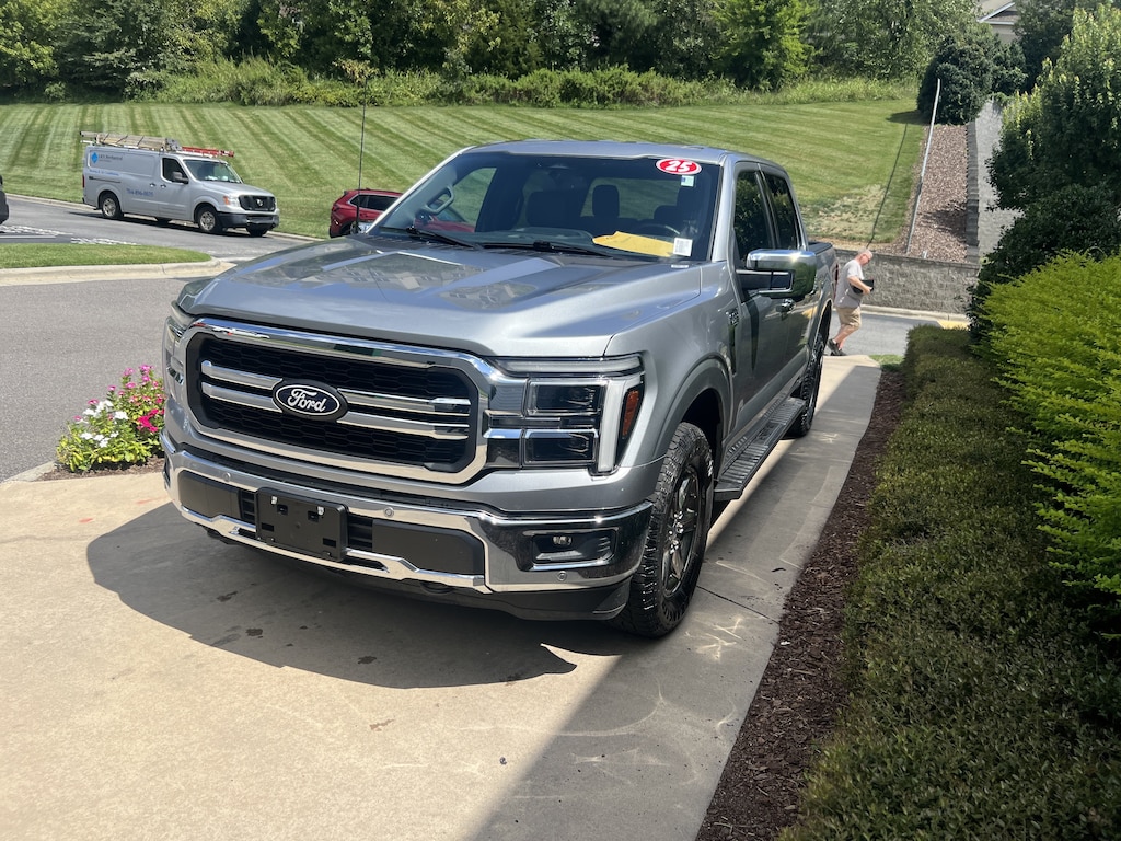 Used 2025 Ford F-150 LARIAT Pickup