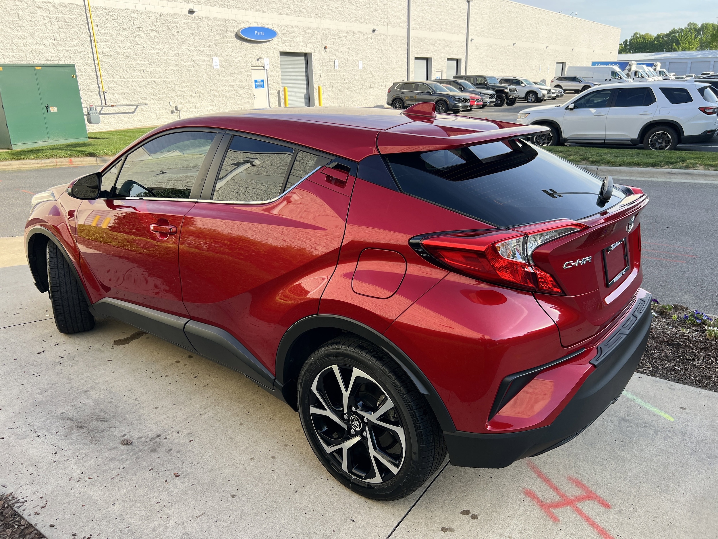 2020 Toyota C-HR XLE photo 3