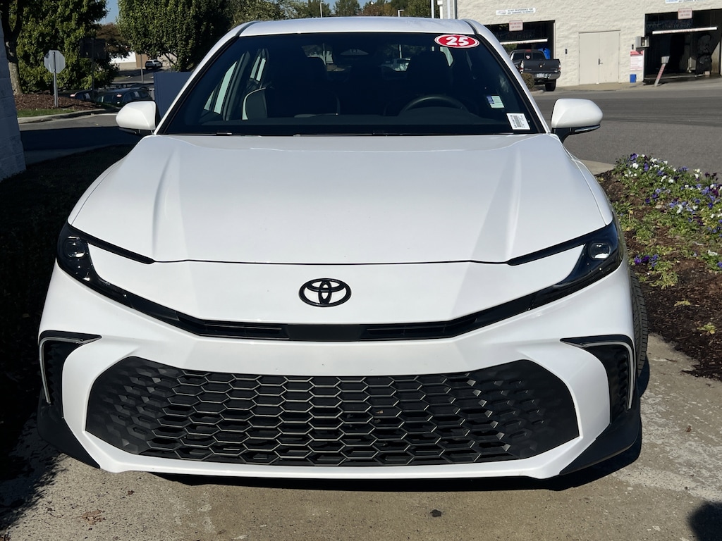 Used 2025 Toyota Camry SE Sedan