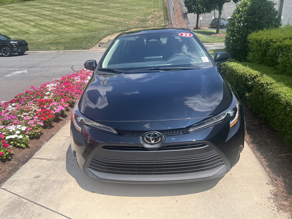 Used 2025 Toyota Corolla LE Sedan