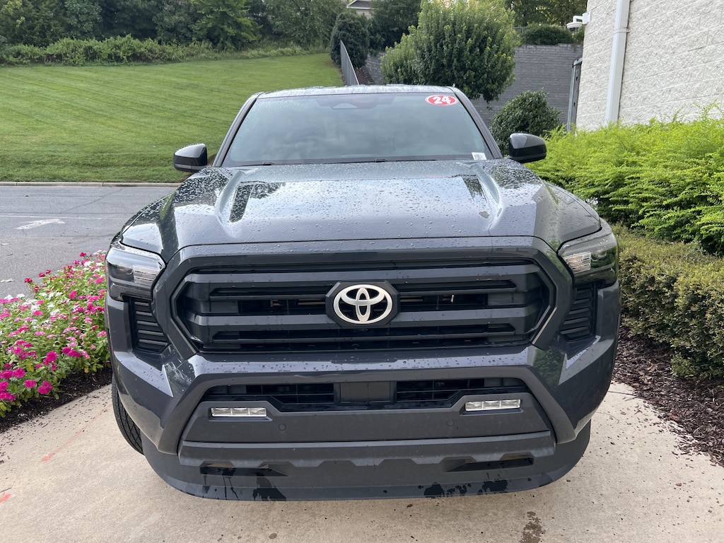 Used 2024 Toyota Tacoma 4WD SR5 Pickup