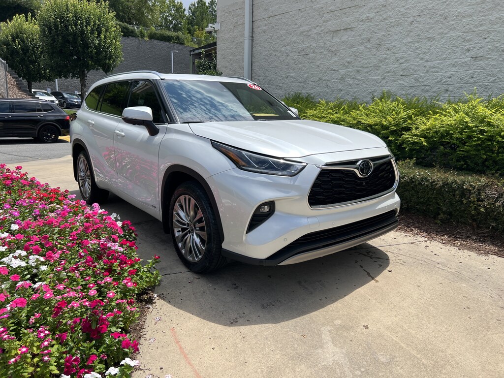 Used 2026 Toyota Highlander Hybrid Platinum SUV
