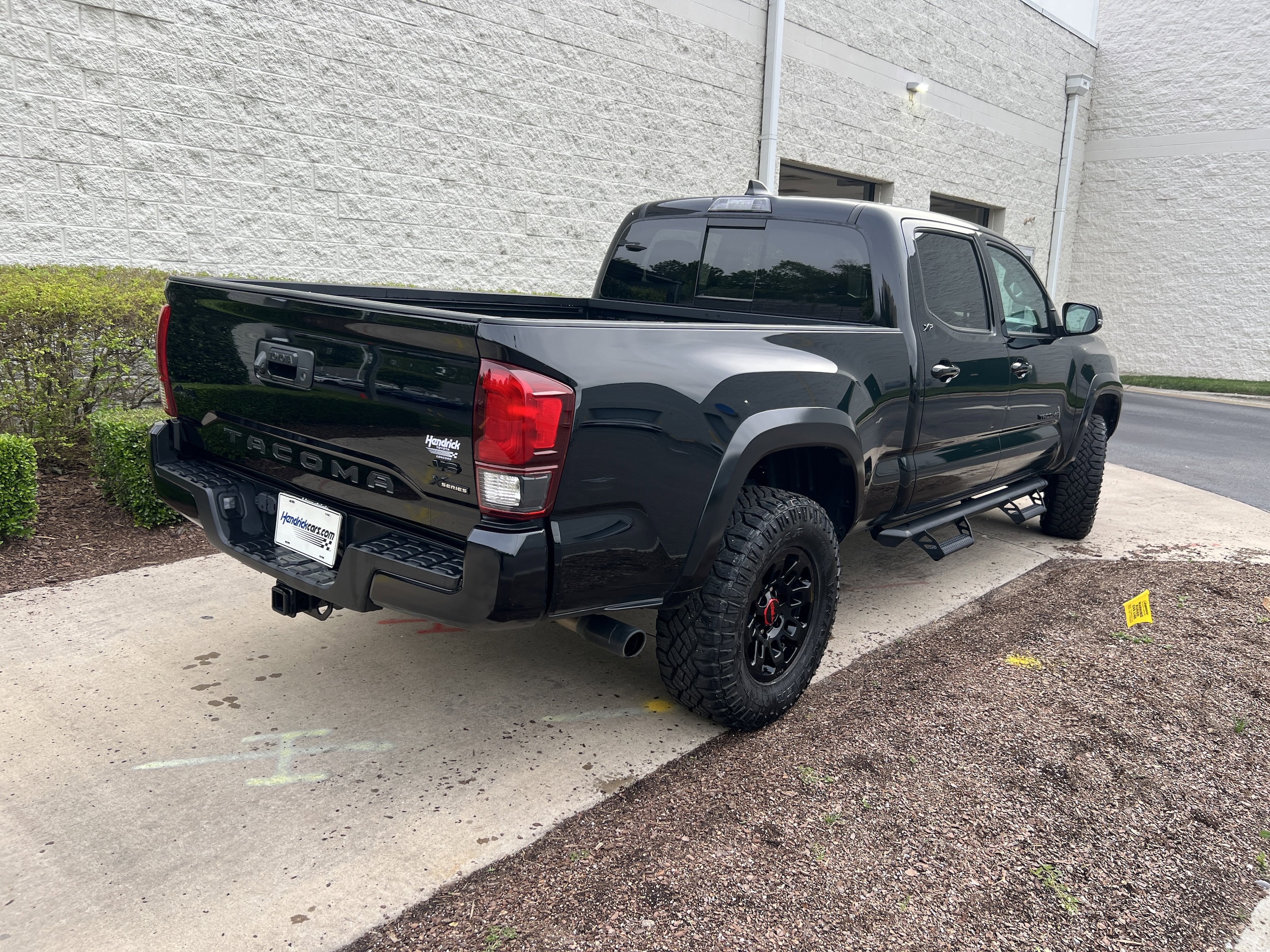 2022 Toyota Tacoma 4WD SR5 photo 3