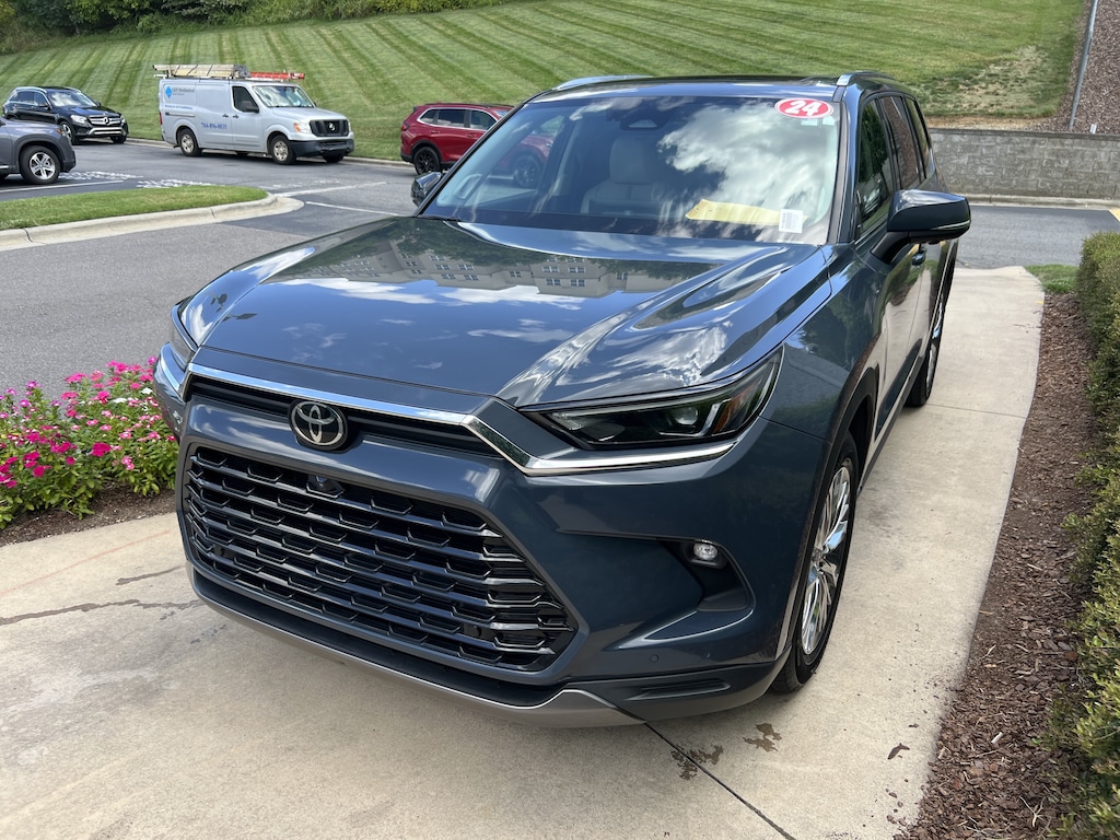Used 2024 Toyota Grand Highlander Platinum SUV